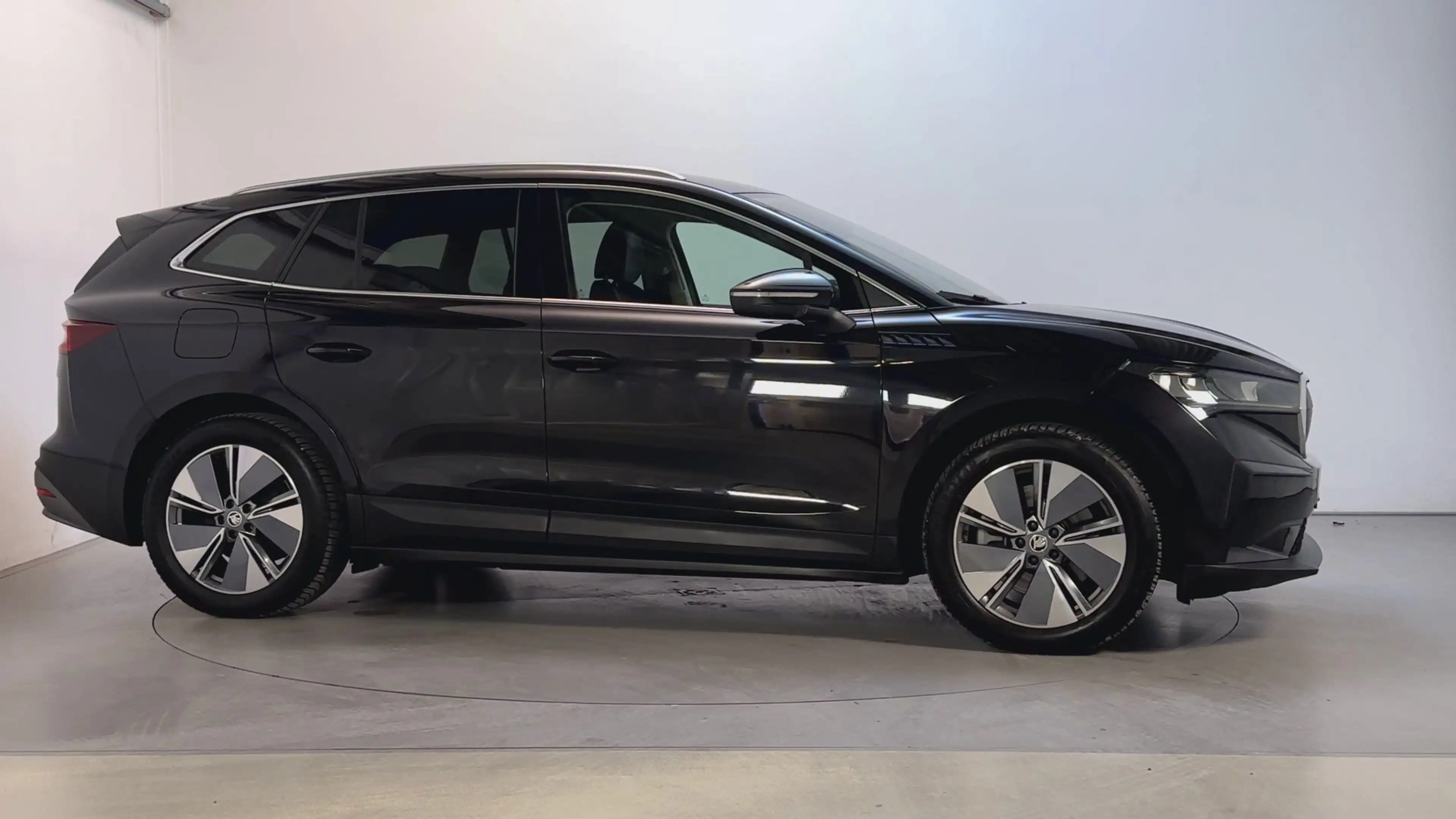 Skoda Enyaq iV 80 SoH 90,39% Leder Camera Adaptive Cruise Sfee — photo 11