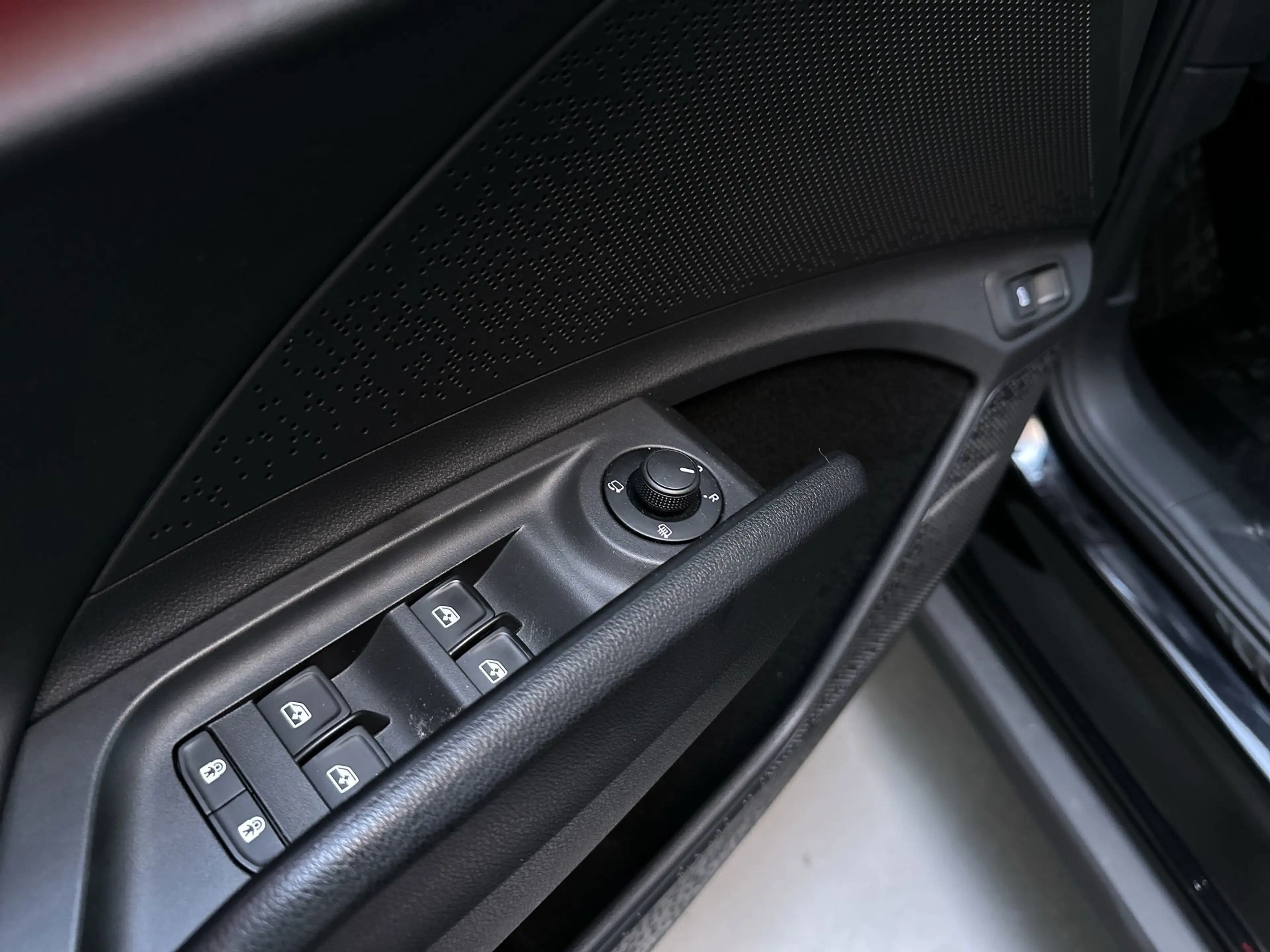 Skoda Enyaq iV 80 SoH 90,39% Leder Camera Adaptive Cruise Sfee — photo 19