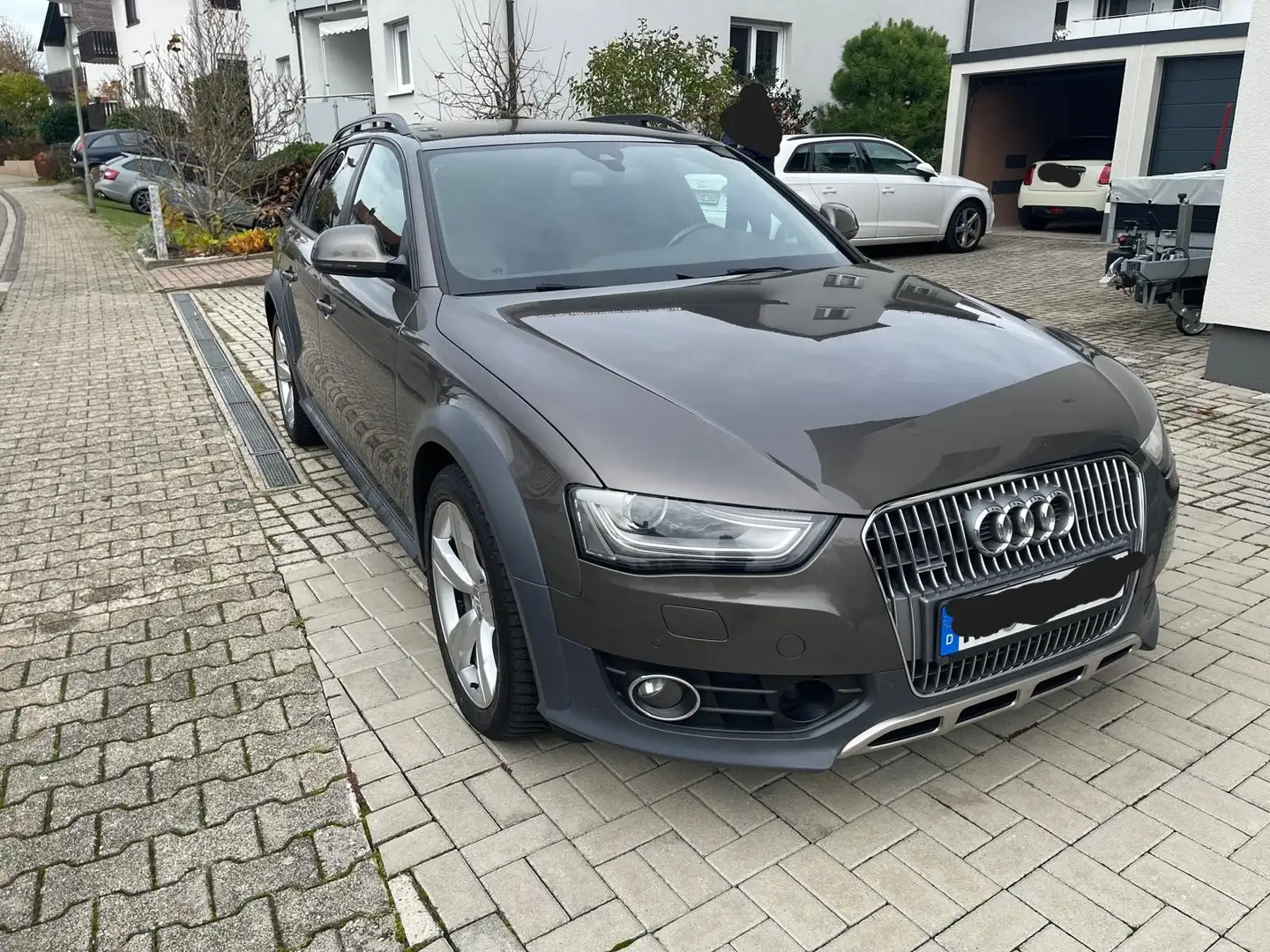 Audi A4 allroad 2.0 TDI *Scheckheftgepflegt*abneh. AHK*Leder* Grau - 1