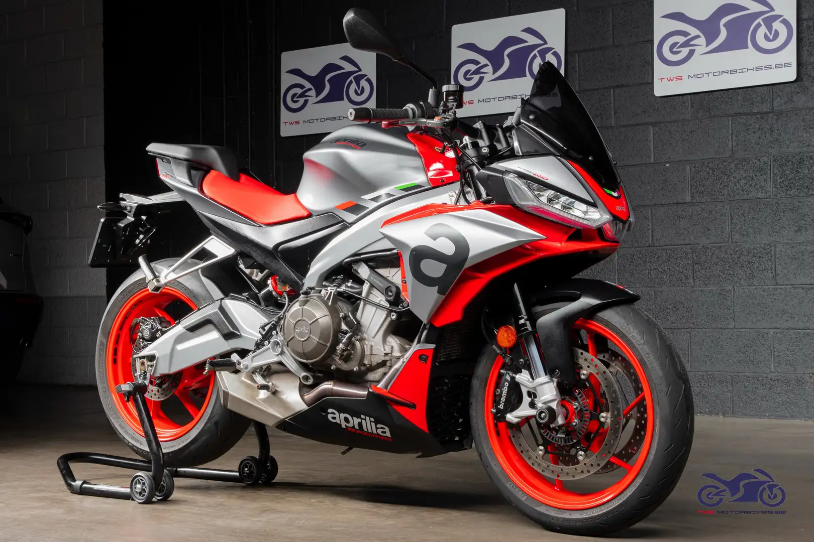 Aprilia Tuono 660 Argent - 2