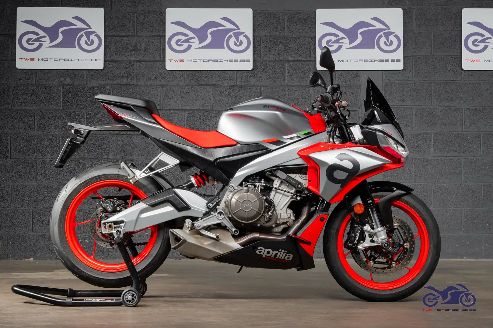 Aprilia Tuono 660 Argent - 1