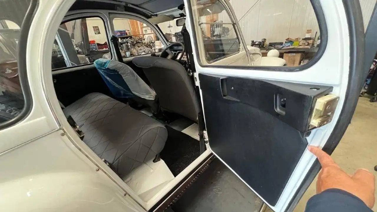 Citroen 2CV6 Club, foto 12