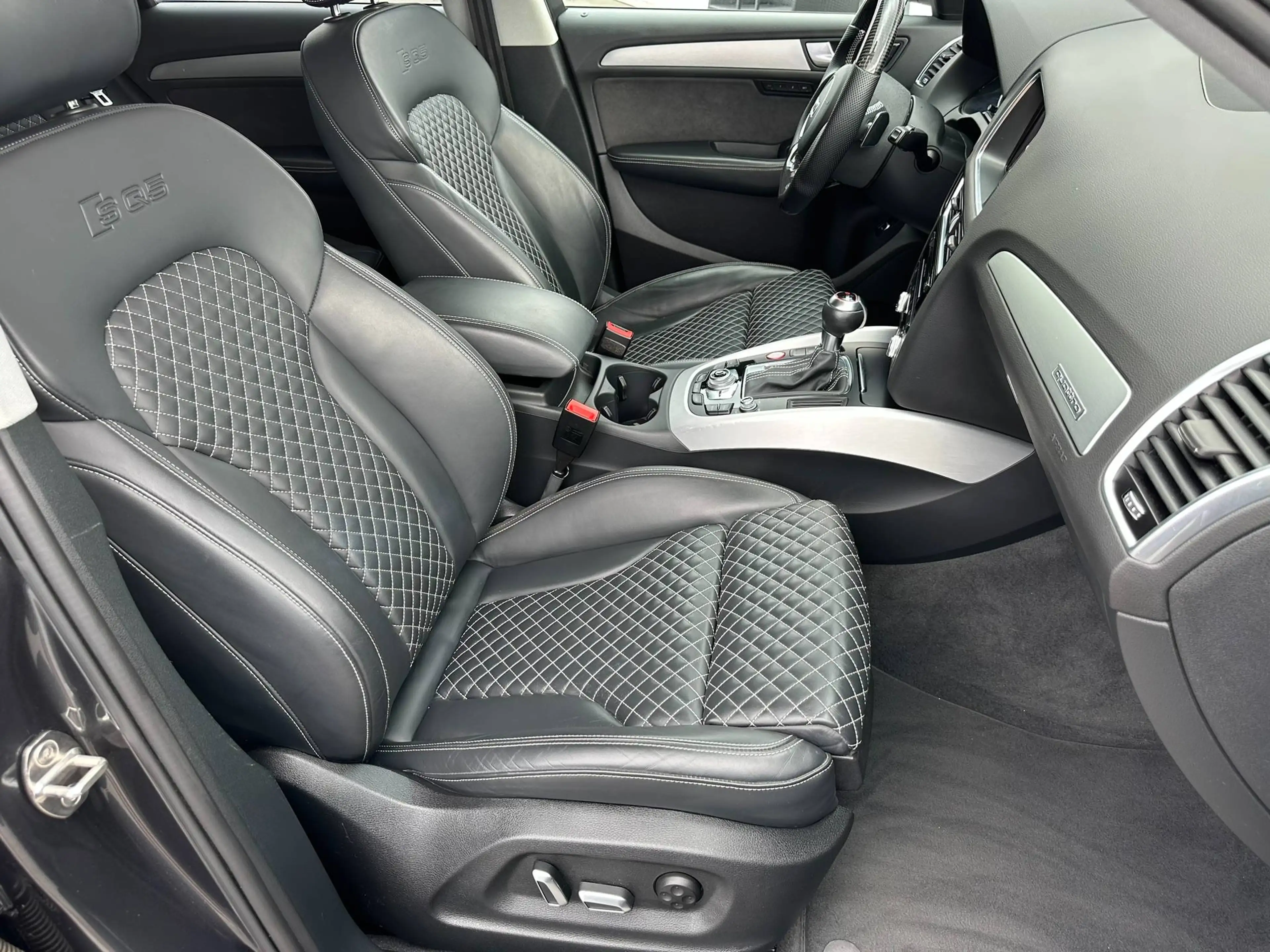 Audi SQ5 3.0 TDI competition quattro S Line — photo 11