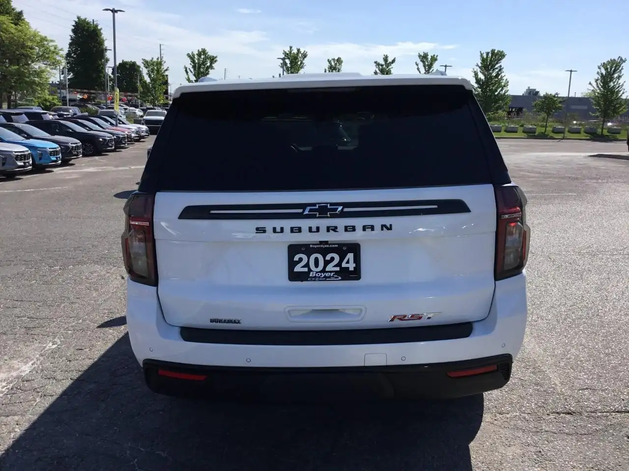 Chevrolet Suburban снимка Chevrolet Suburban
