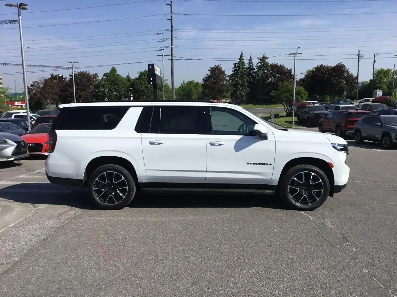 Chevrolet Suburban снимка Chevrolet Suburban