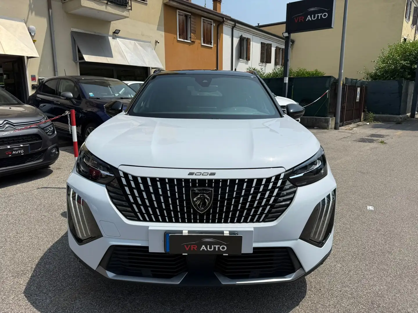 Peugeot 2008 AUTOM. GT Puretech 130 EAT8 S&S PROMO FIN Blanco - 2