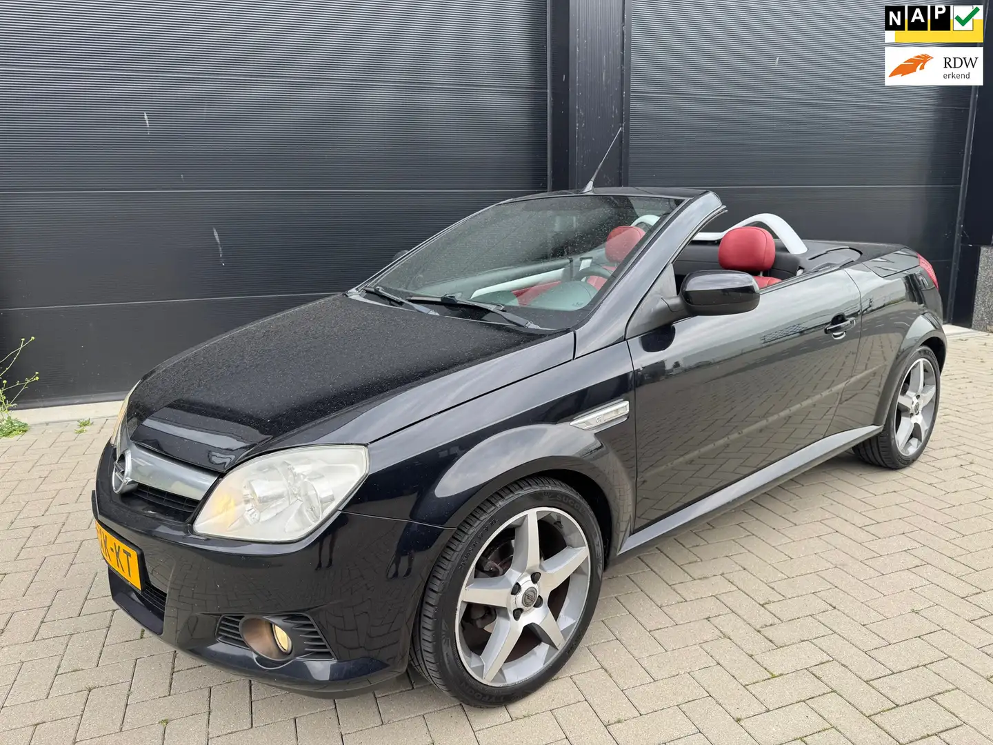 Opel Tigra TwinTop 1.4-16V Temptation Schwarz - 1