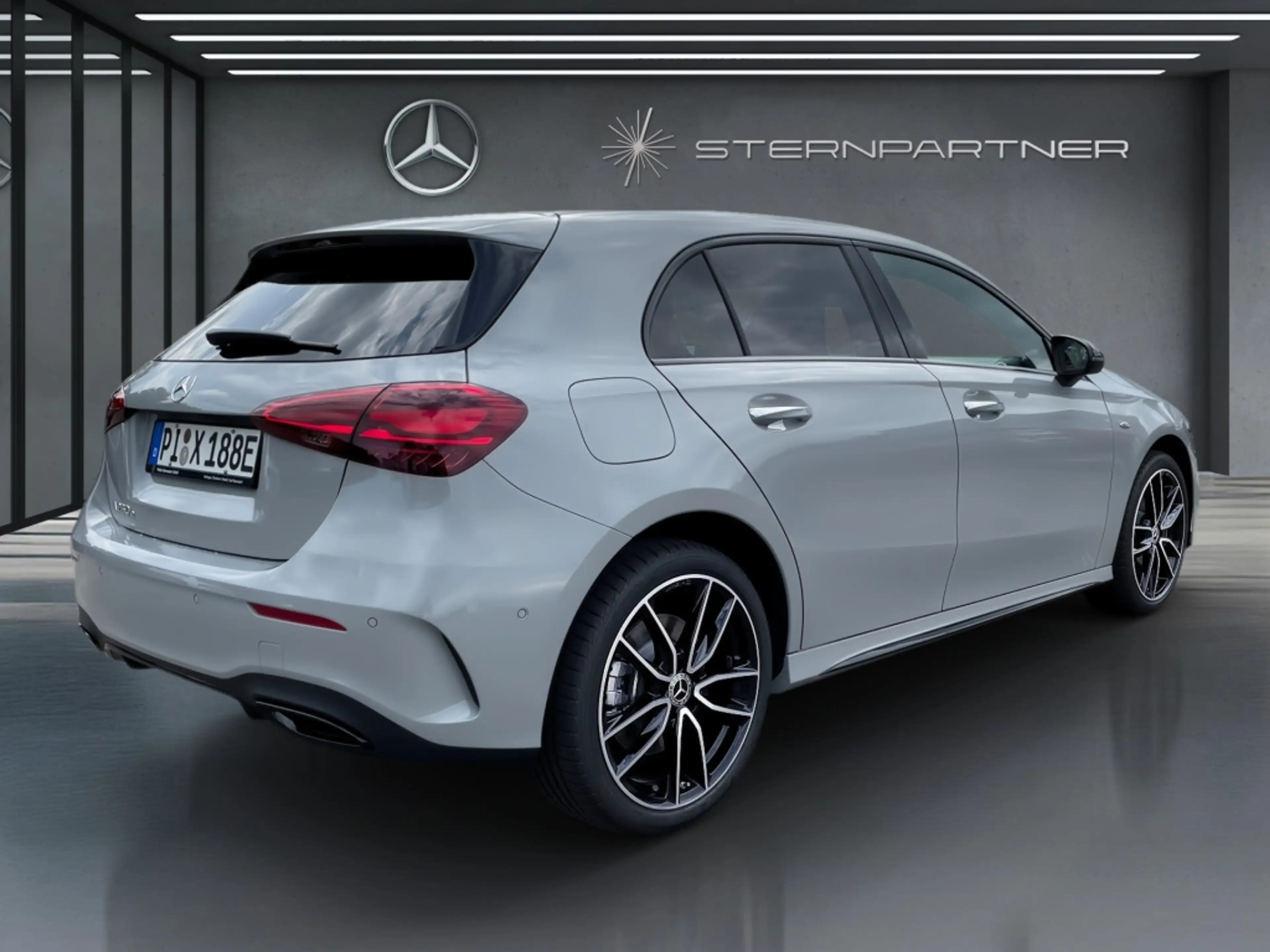Mercedes-Benz A 250 e  +AMG+Night+MBUX+PANO+KAMERA+AHK+HuD+SHZ — photo 14