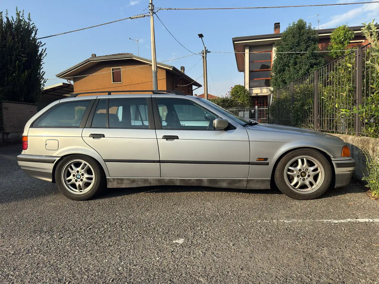 BMW 320i Touring, foto 8