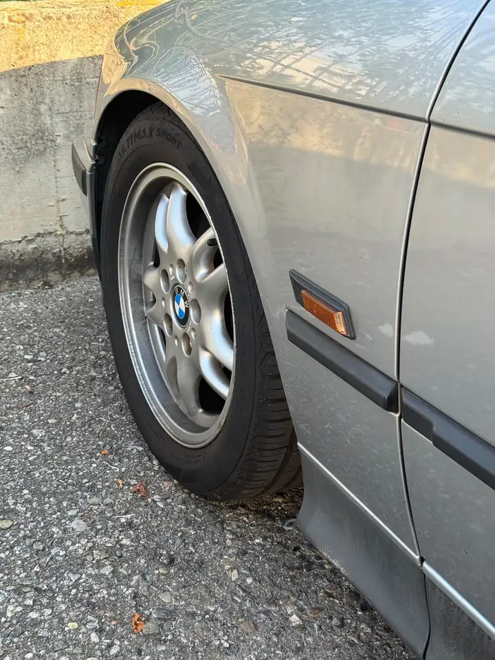 BMW 320i Touring, foto 6