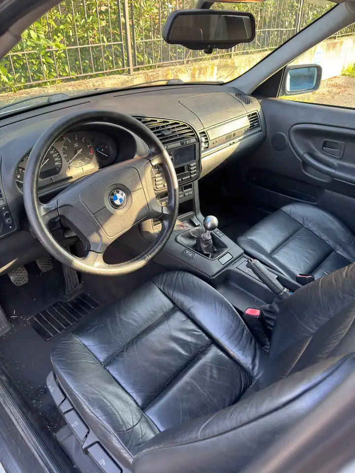 BMW 320i Touring, foto 4