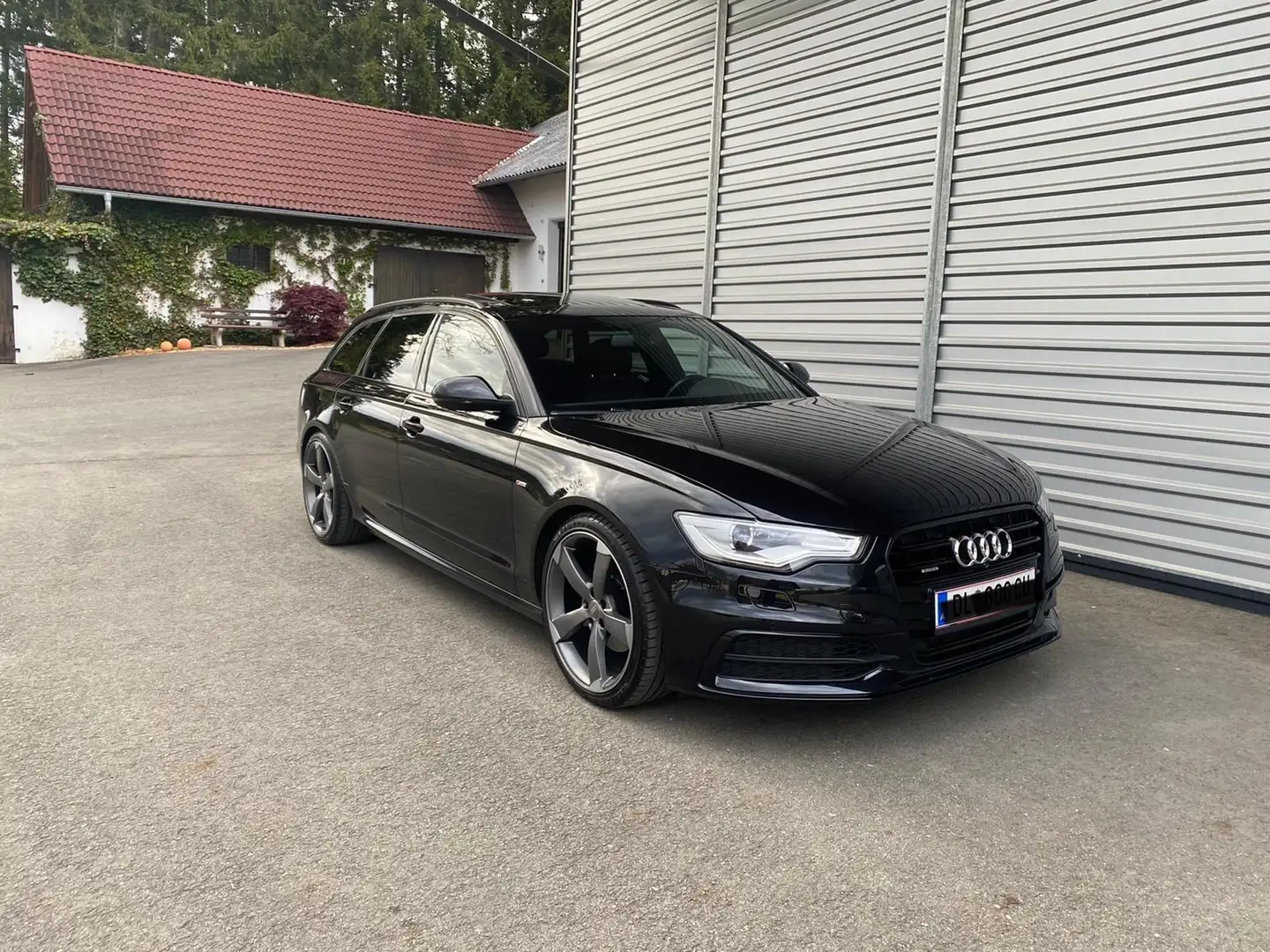 Audi A6 allroad A6 S-Line Schwarz - 1