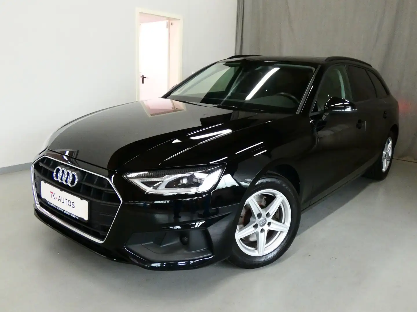 Audi A4 Av 35 TFSI,1.Hand,Navi,Leder,LED,Pano,Tempo Noir - 1