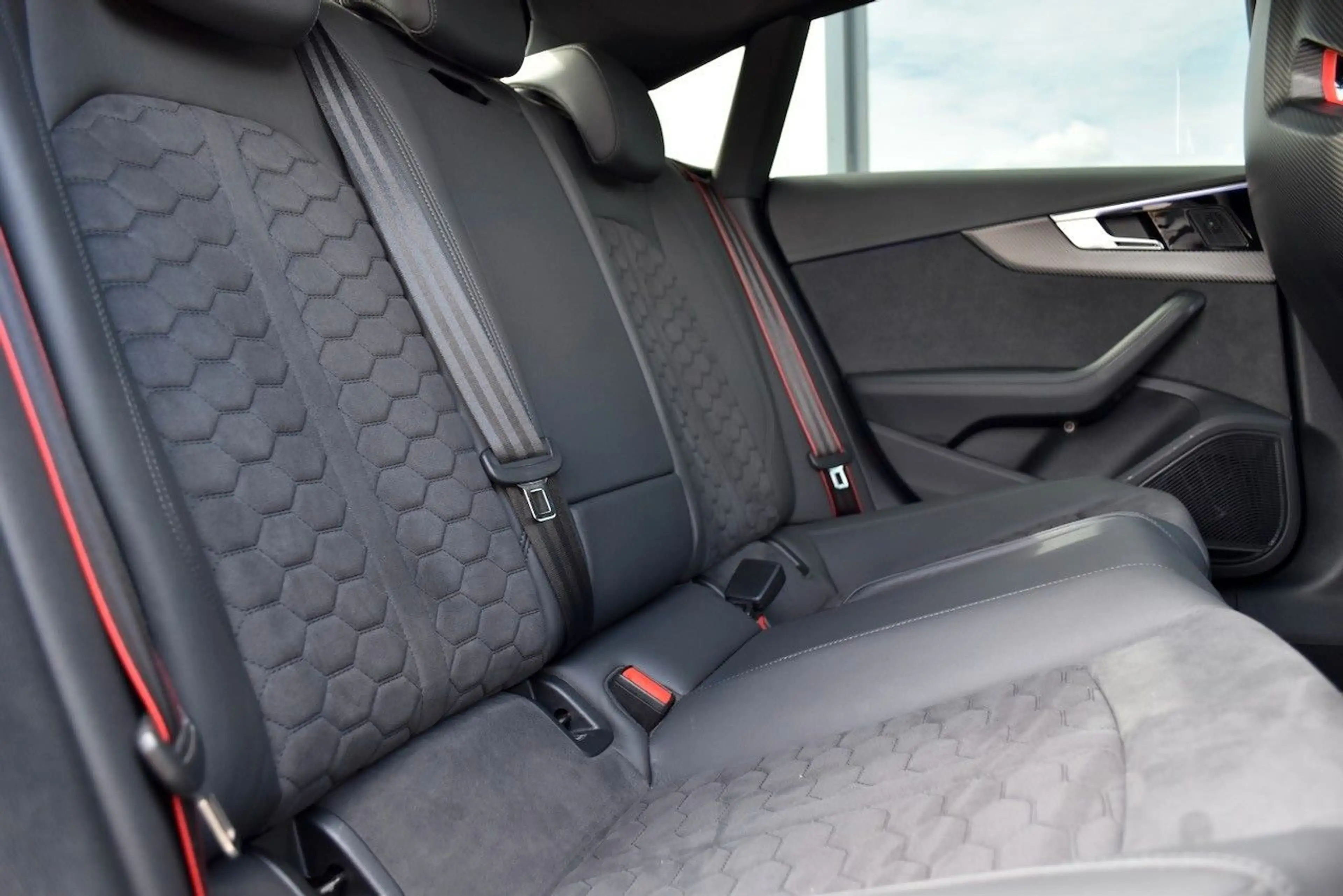 Audi RS5 SPORTBACK 2.9 TFSI QUATTRO LASER PANO SCHALE — photo 13