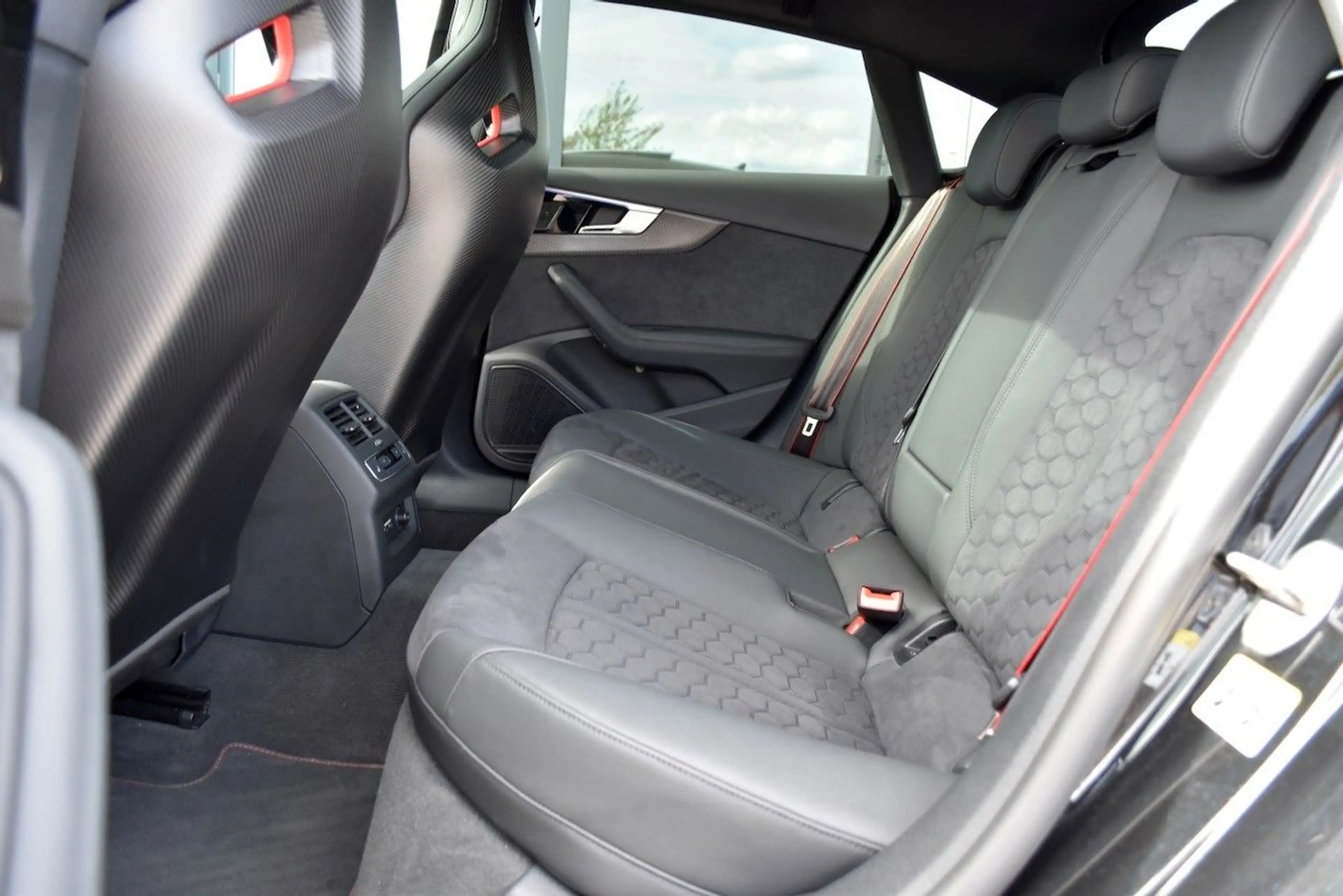 Audi RS5 SPORTBACK 2.9 TFSI QUATTRO LASER PANO SCHALE — photo 6