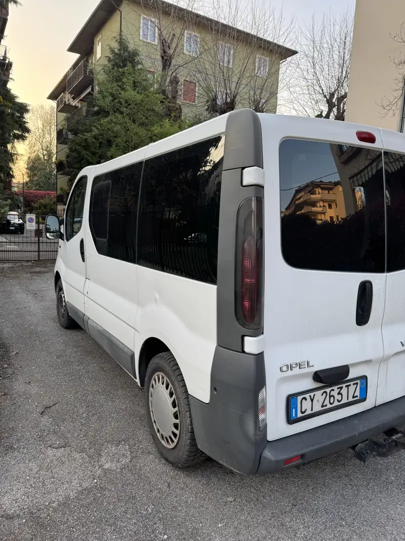 Opel Vivaro - 1
