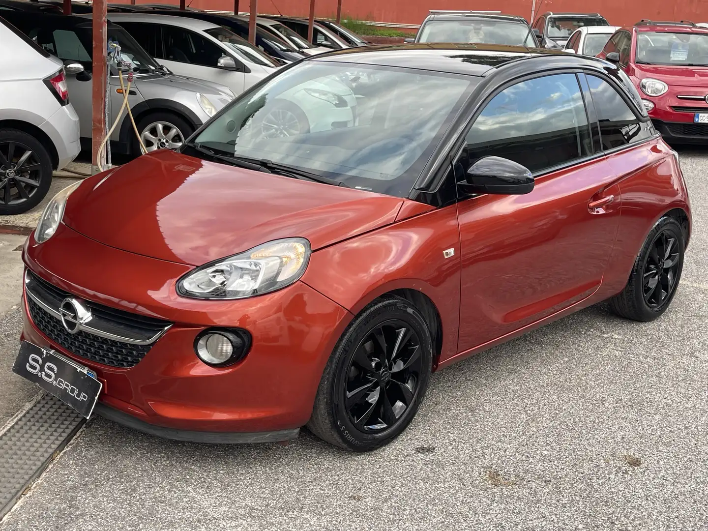 Opel Adam 1.2 Rocks-70cv-black pack -rate-neopatentati - 2