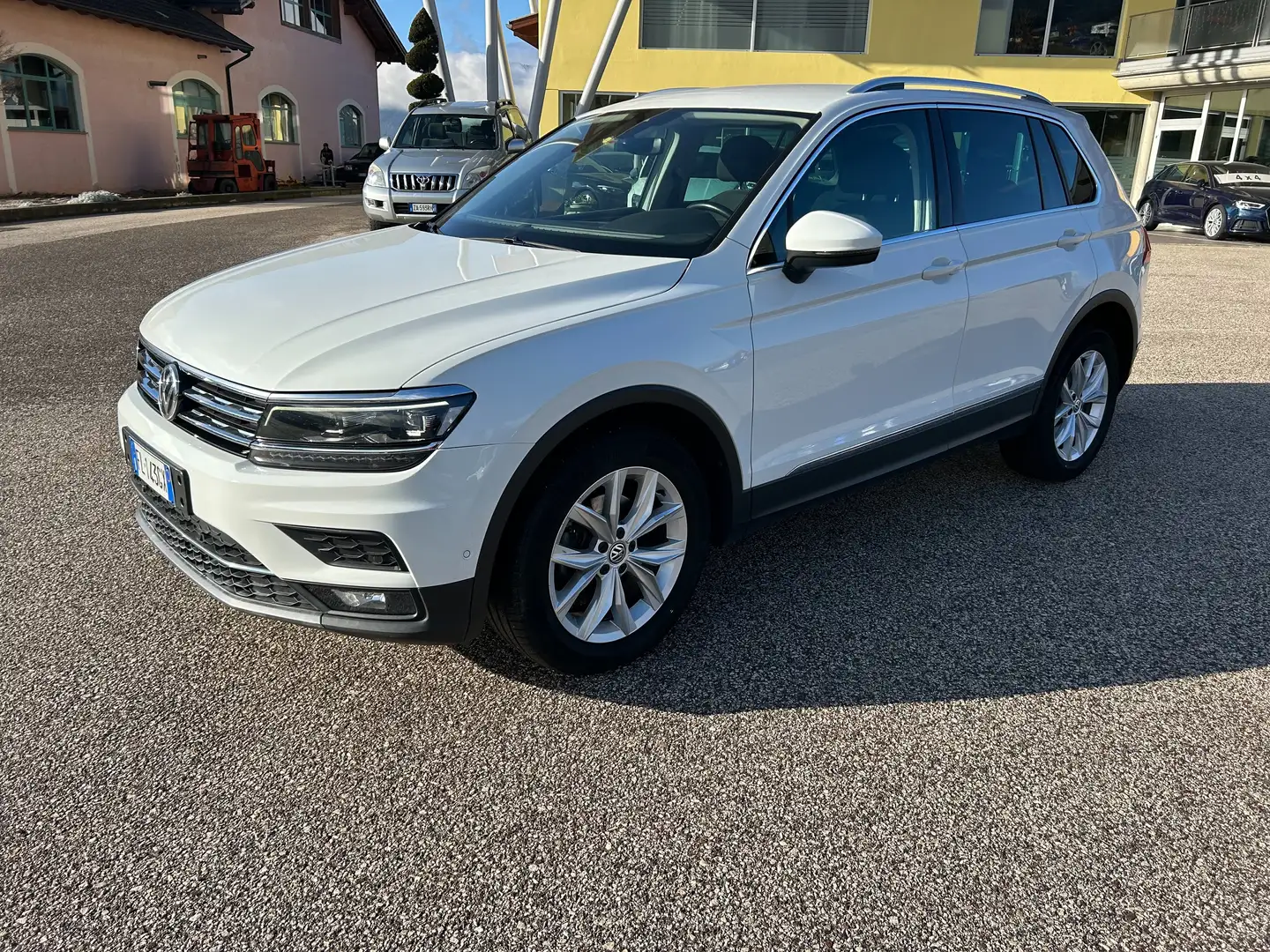 Volkswagen Tiguan 4x4 2.0 tdi Executive 4motion 150cv dsg Bianco - 1