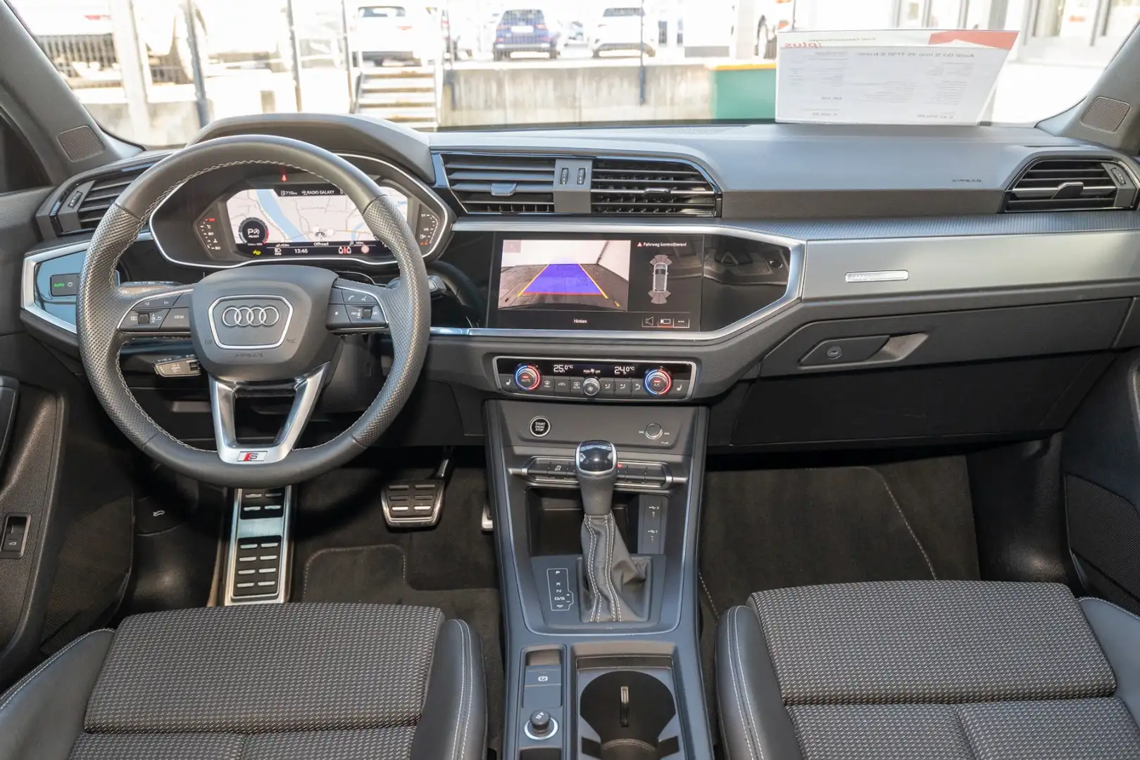 Audi Q3 S line 35 TFSI S tr.(AHK, RFK, ASI, sound, ACC) Schwarz - 2