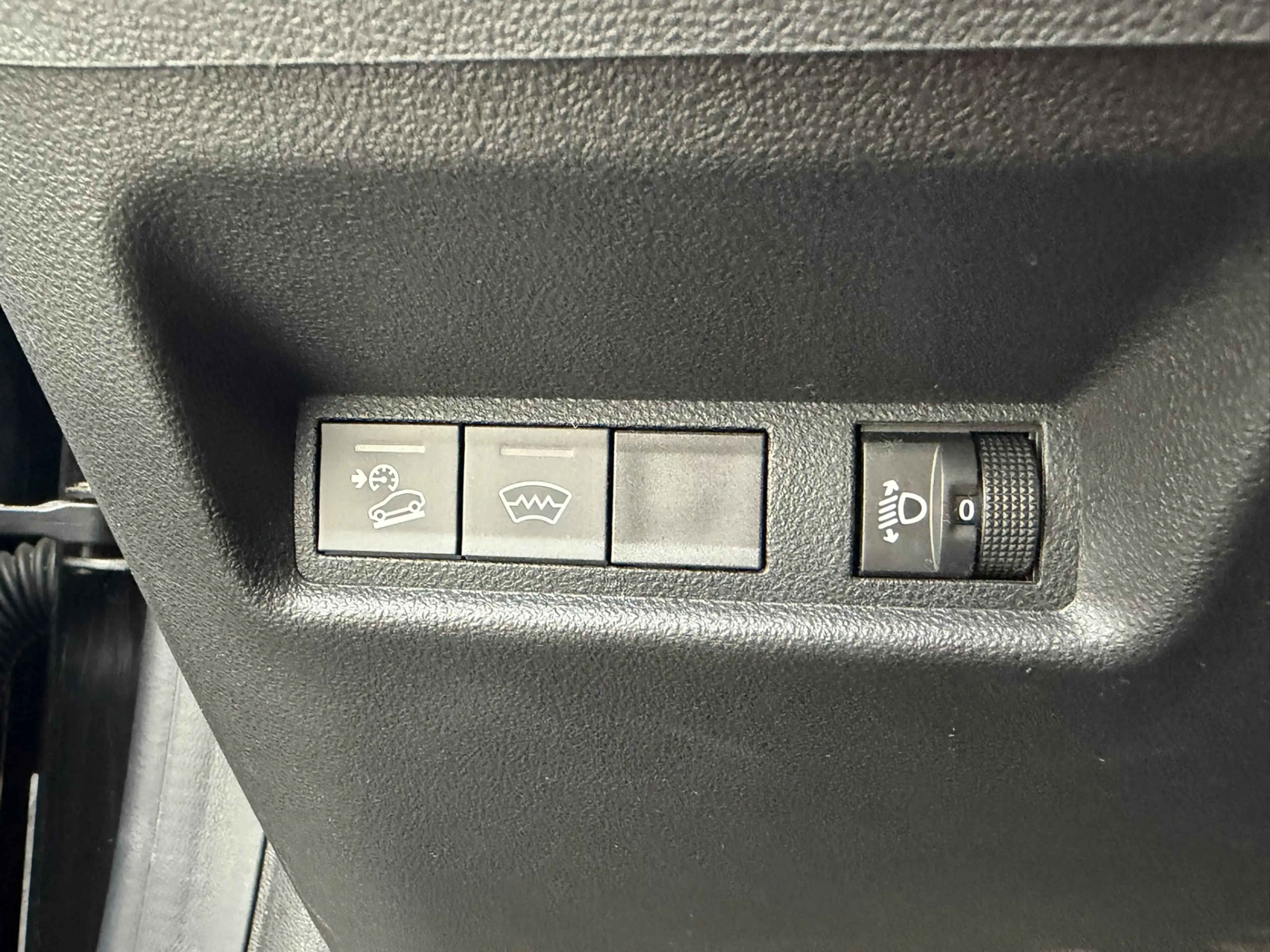 Jeep Avenger 1.2 Longitude | Winterpack | Camera | Stoelverwarm — photo 22