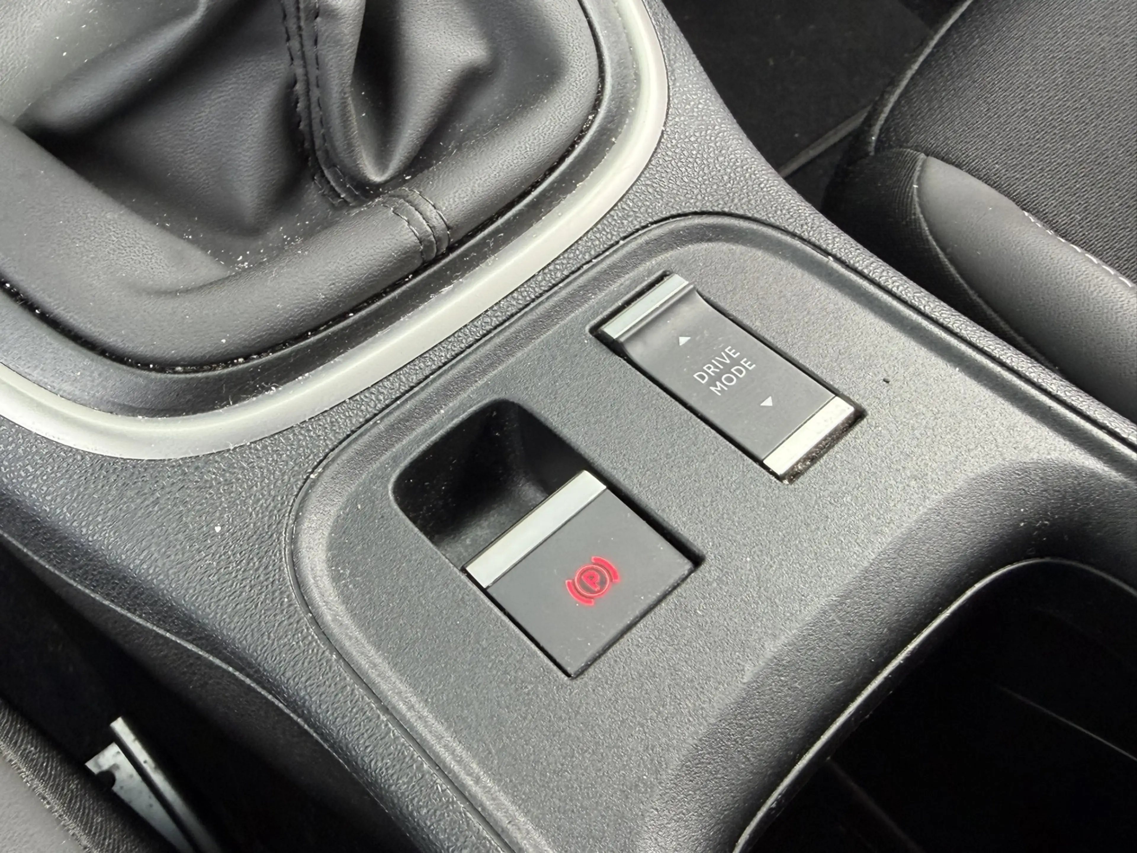 Jeep Avenger 1.2 Longitude | Winterpack | Camera | Stoelverwarm — photo 21