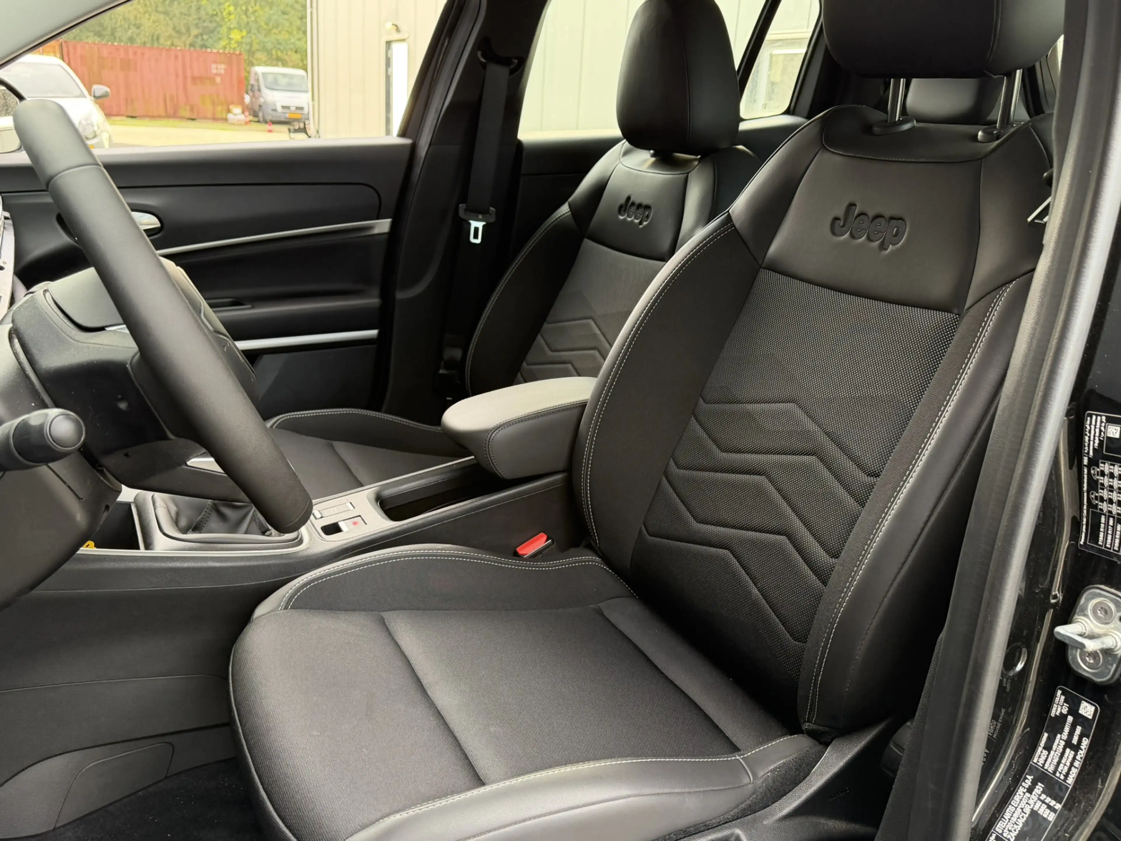 Jeep Avenger 1.2 Longitude | Winterpack | Camera | Stoelverwarm — photo 14