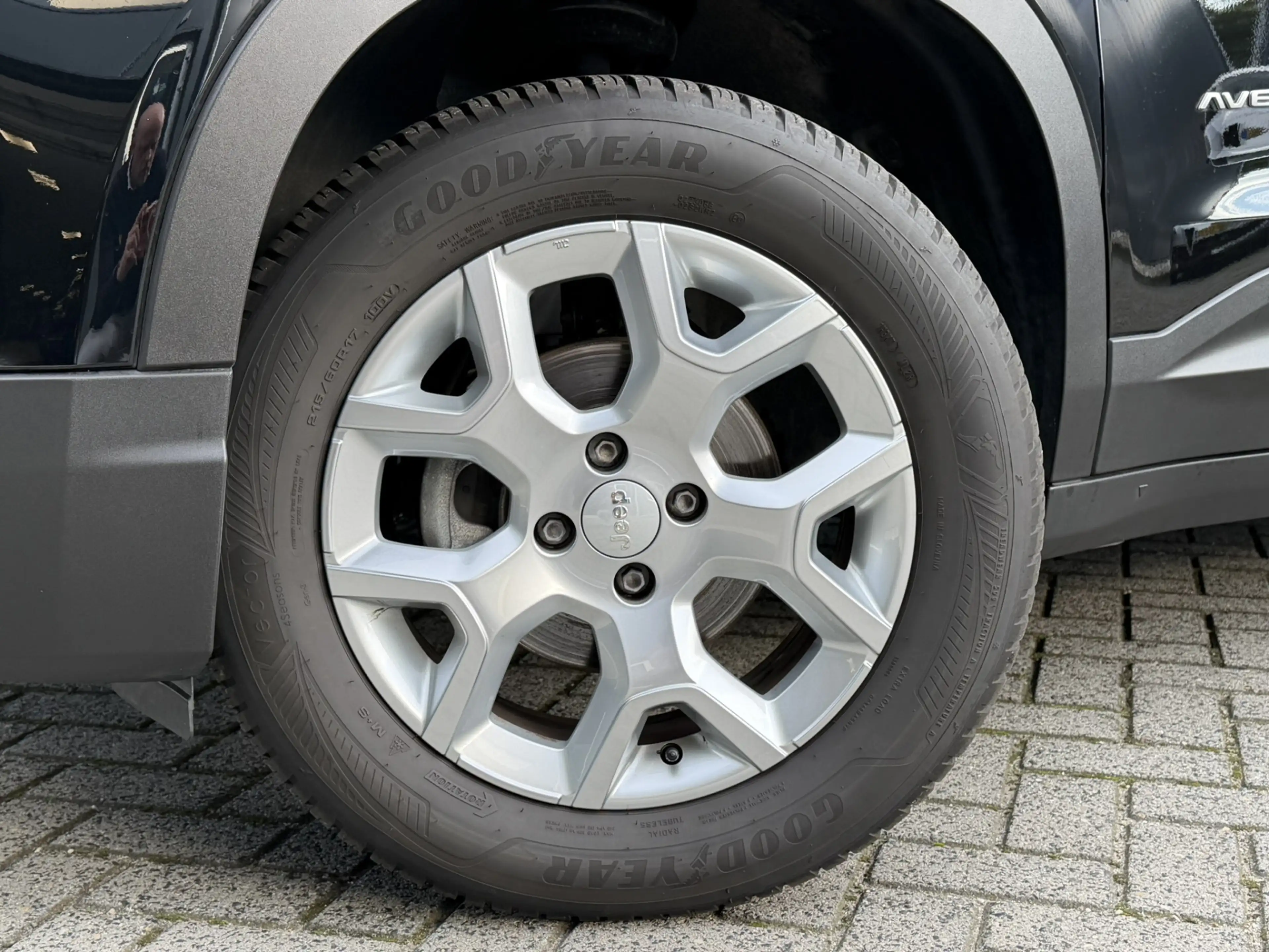 Jeep Avenger 1.2 Longitude | Winterpack | Camera | Stoelverwarm — photo 2