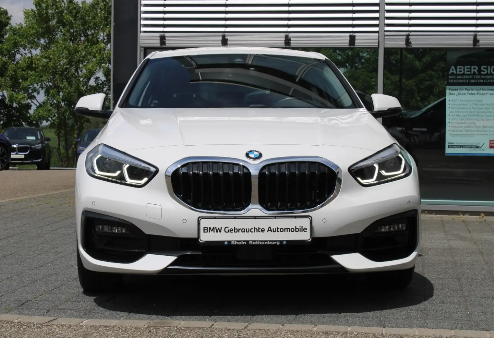 BMW 118 i 5-Türer Sport Line Navi LED AHK Pano HIFI Blanc - 2