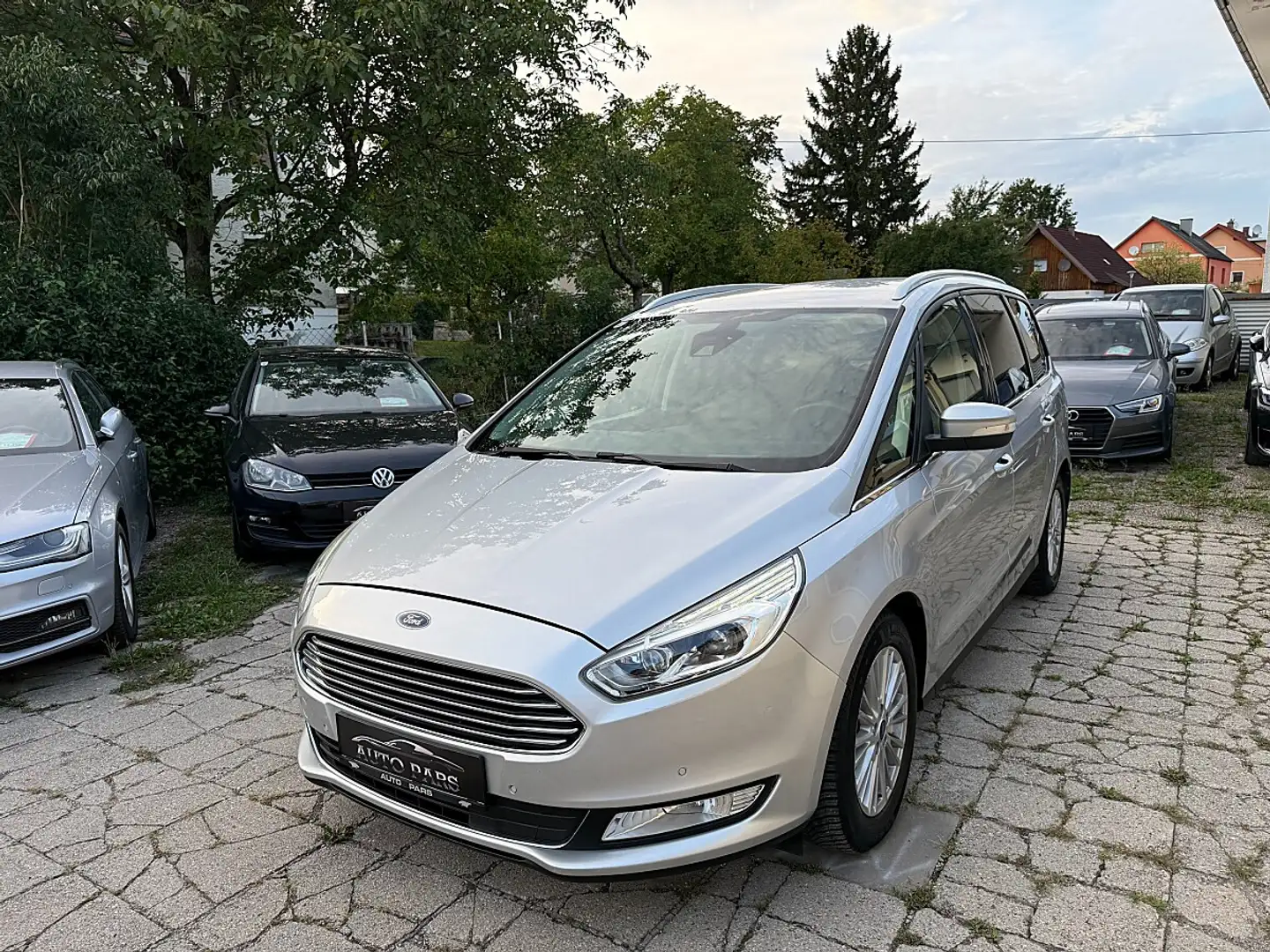 Ford Galaxy 2,0 TDCi Titanium Start/Stop-1.BESITZ-ABSTAND-L... Silber - 1