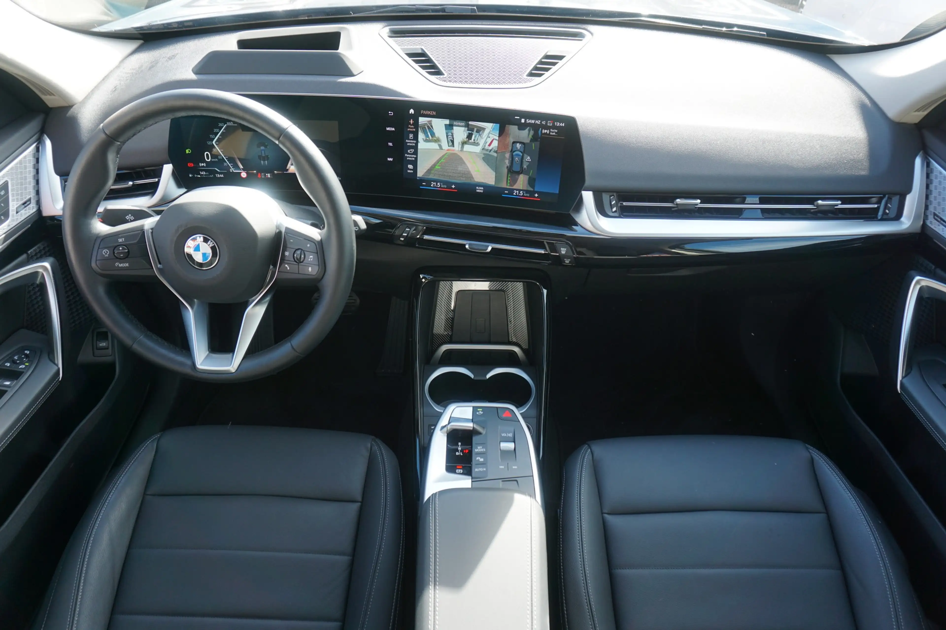 BMW X1 23i xDrive xLine Aut. LED Navi 360° Head-Up — photo 7