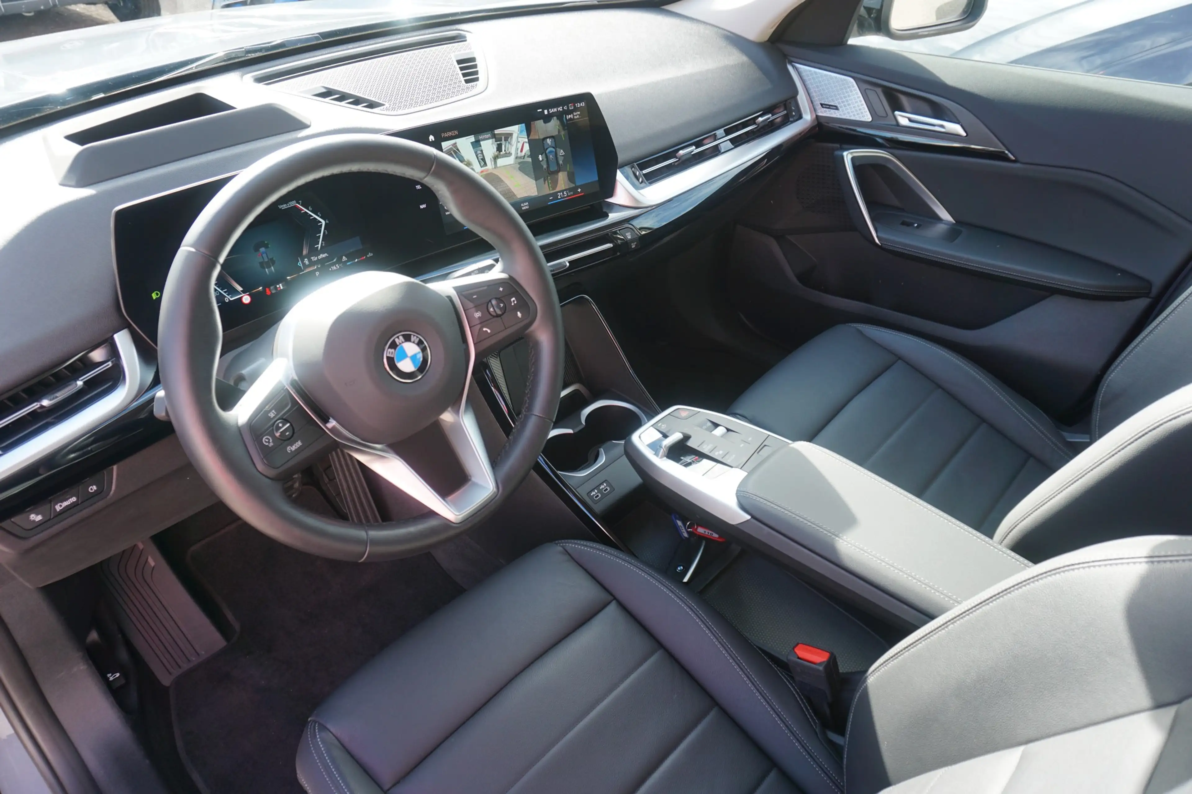 BMW X1 23i xDrive xLine Aut. LED Navi 360° Head-Up — photo 6