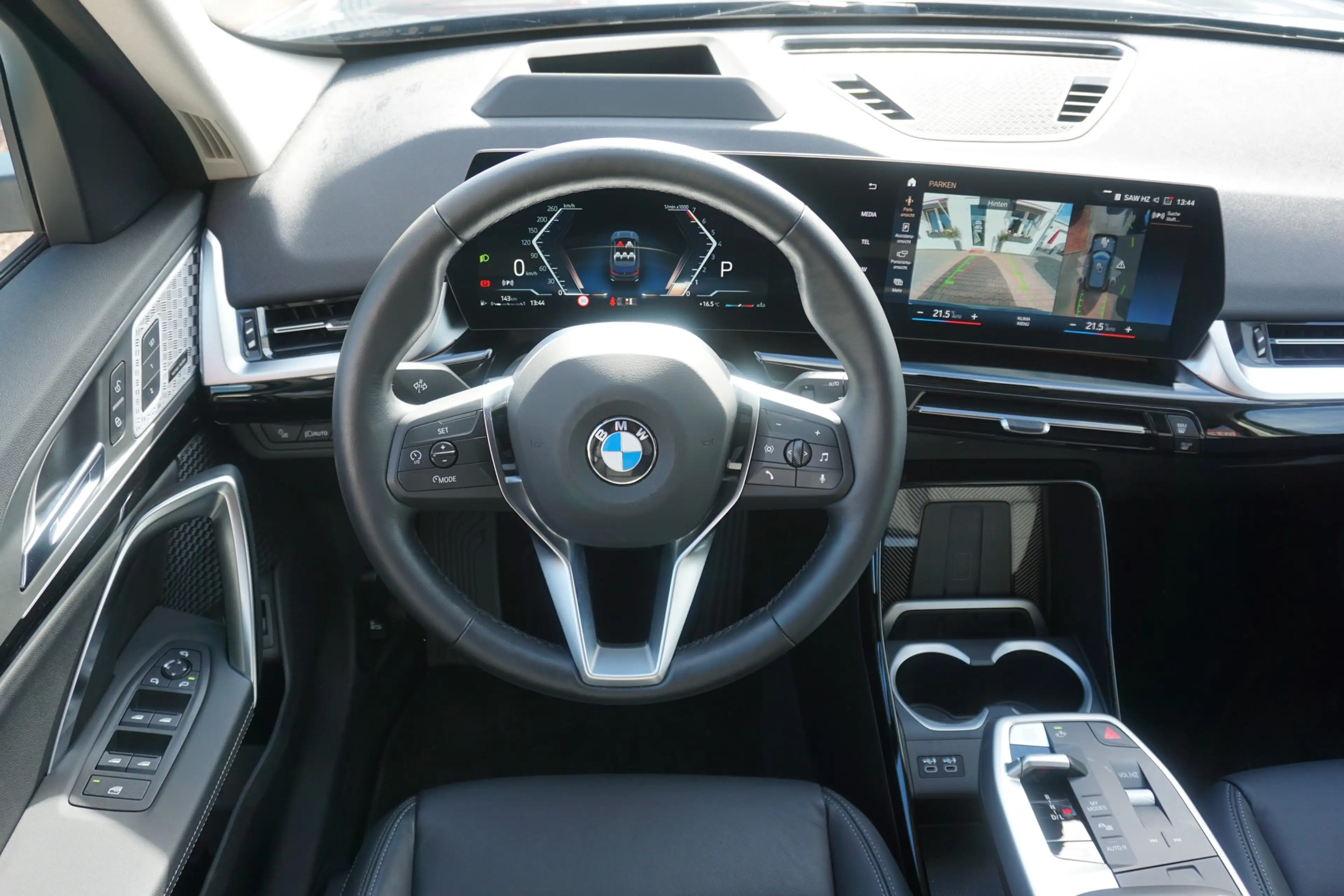 BMW X1 23i xDrive xLine Aut. LED Navi 360° Head-Up — photo 8