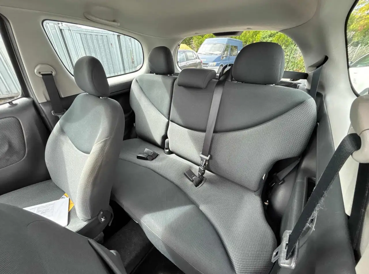 Toyota Yaris Yaris — photo 6
