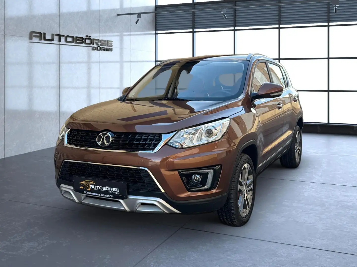 BAIC Senova X35 1.Hand/Automatik/Vollleder/Pano Brun - 2
