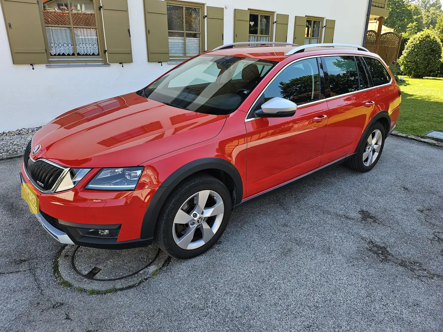 Skoda Octavia Octavia III Combi Combi 2.0 TSI 4x4 DSG Scout Rot - 1