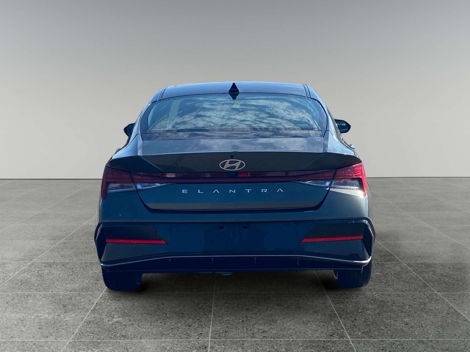 2025 Hyundai Elantra Luxury IVT — снимка 1