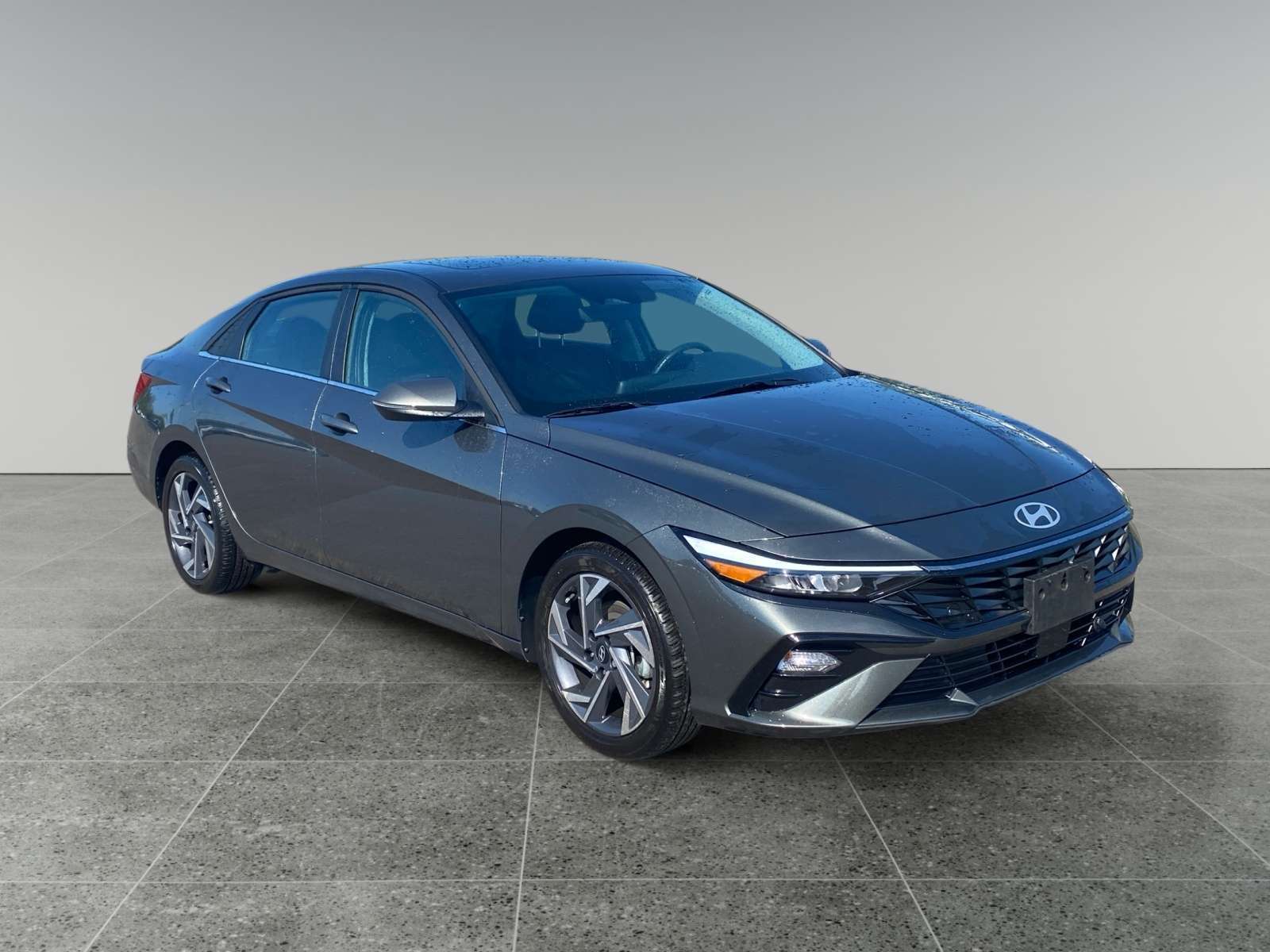 2025 Hyundai Elantra Luxury IVT