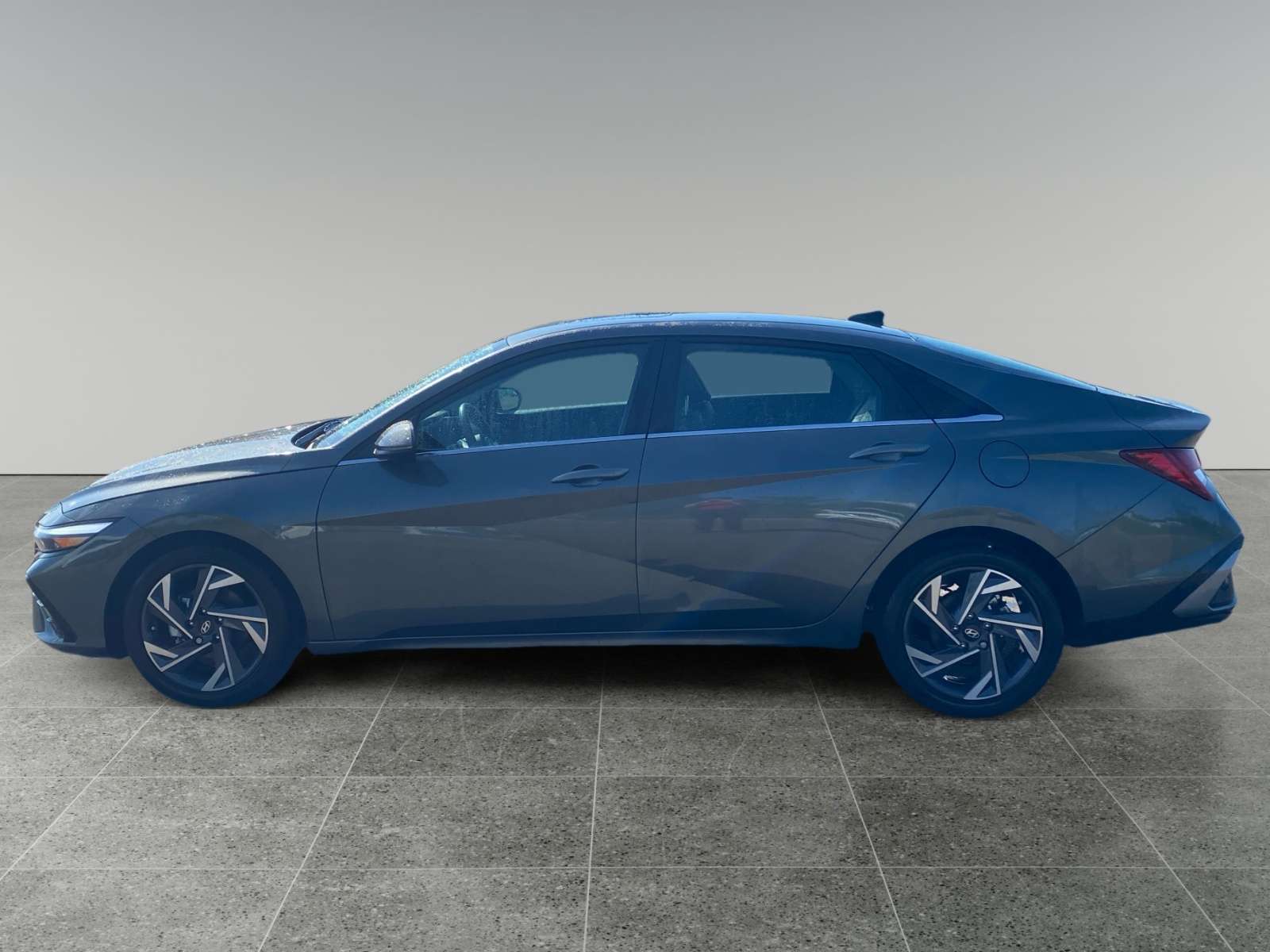 2025 Hyundai Elantra Luxury IVT — снимка 1