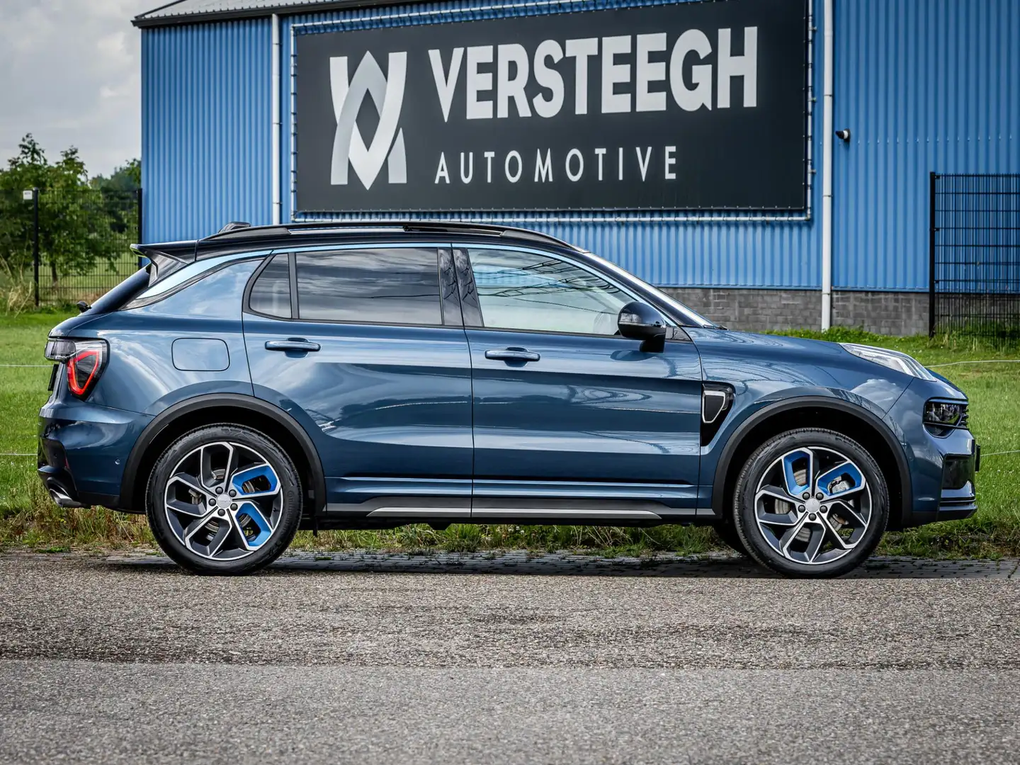 Lynk & Co 01 1.5 Plug-In Hybrid 262pk 360Camera|Zwarte Hemel|Pa Blauw - 2