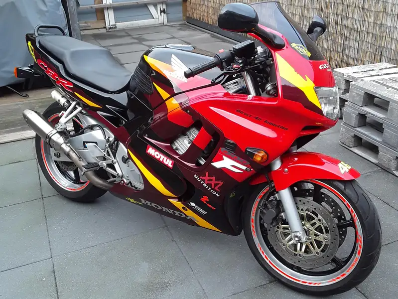 Honda CBR 600 - foto 8