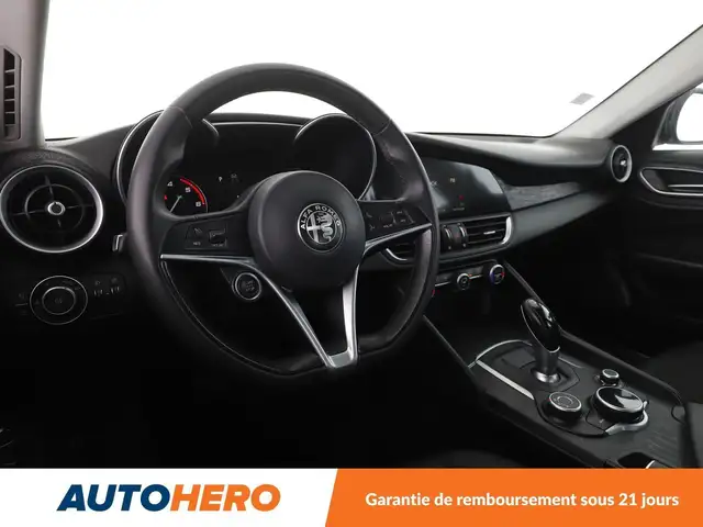 Alfa Romeo Giulia view 11