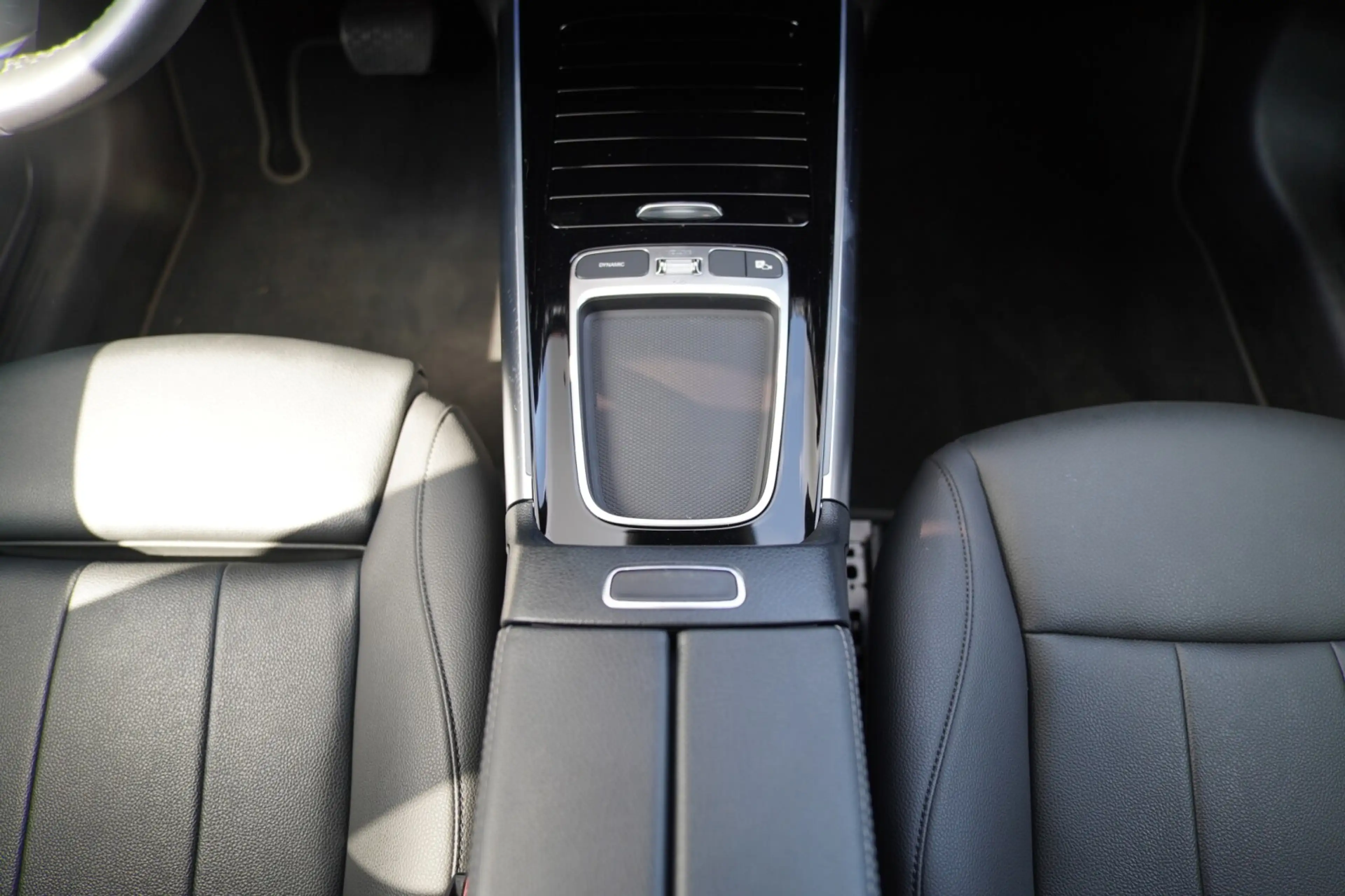 Mercedes-Benz GLA 180 GLA 180 Progressive — photo 28