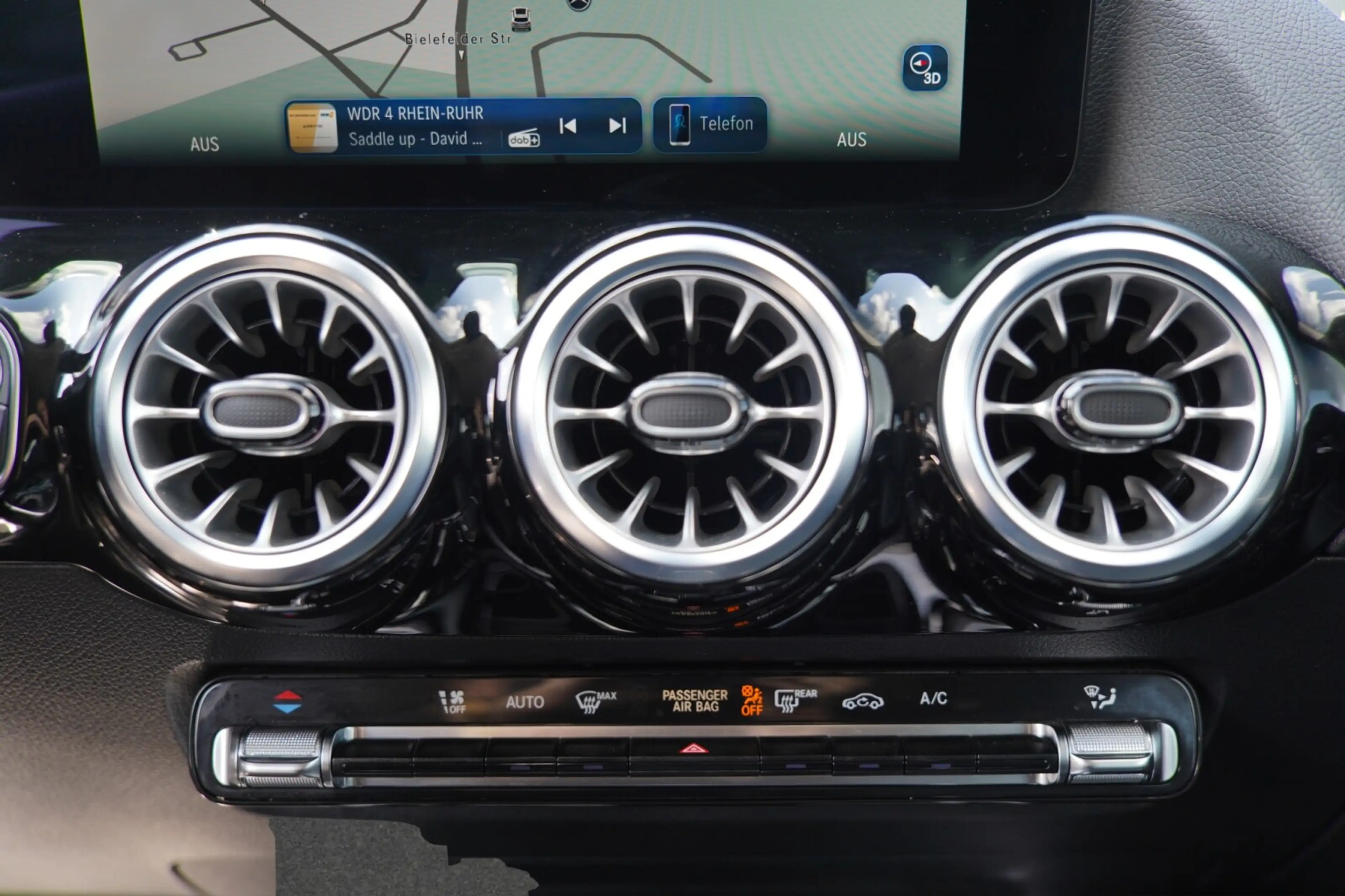 Mercedes-Benz GLA 180 GLA 180 Progressive — photo 13