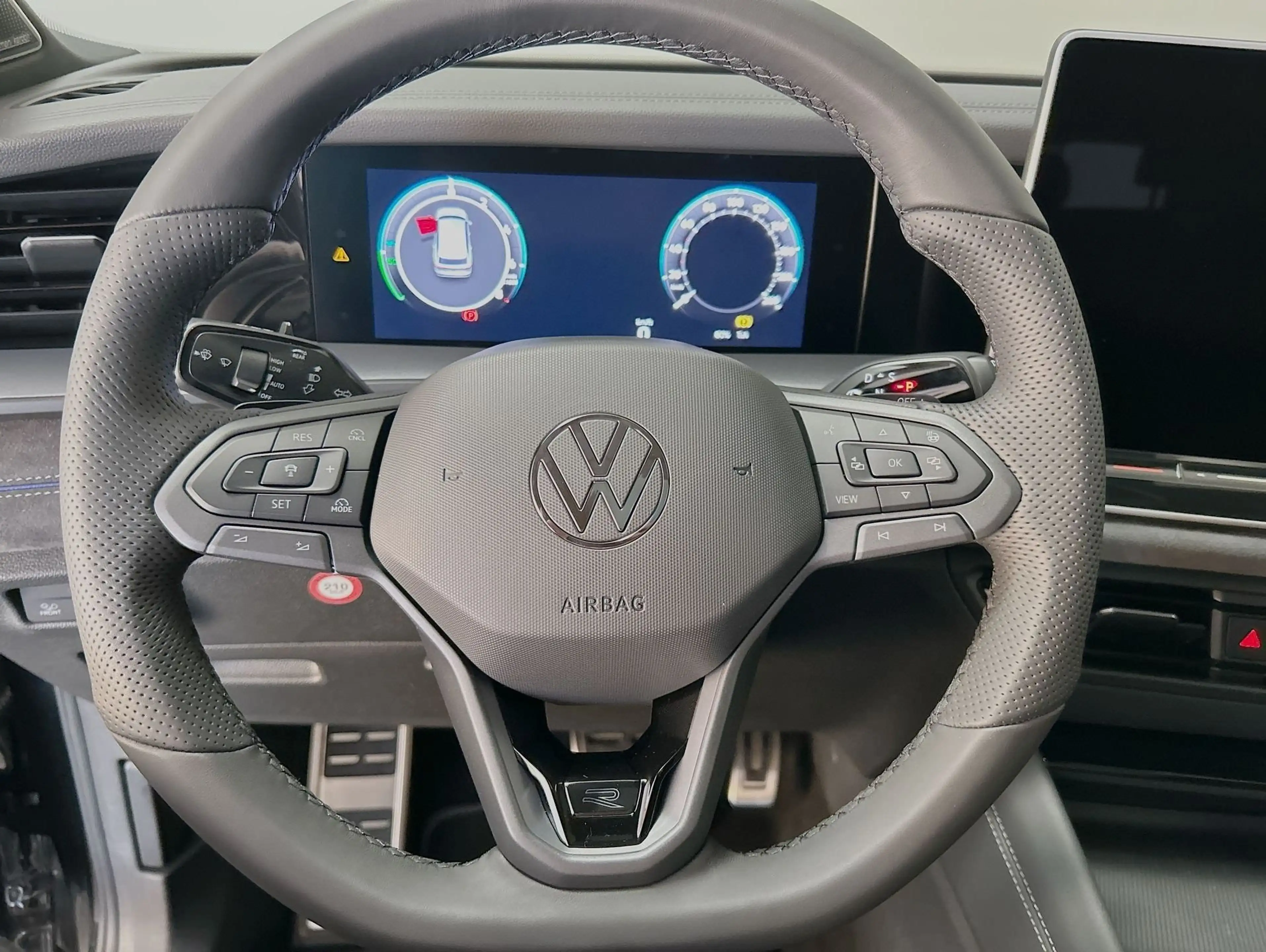 Volkswagen Tayron 1.5 eHybrid DSG R-Line CarPlay Pano Black — photo 9