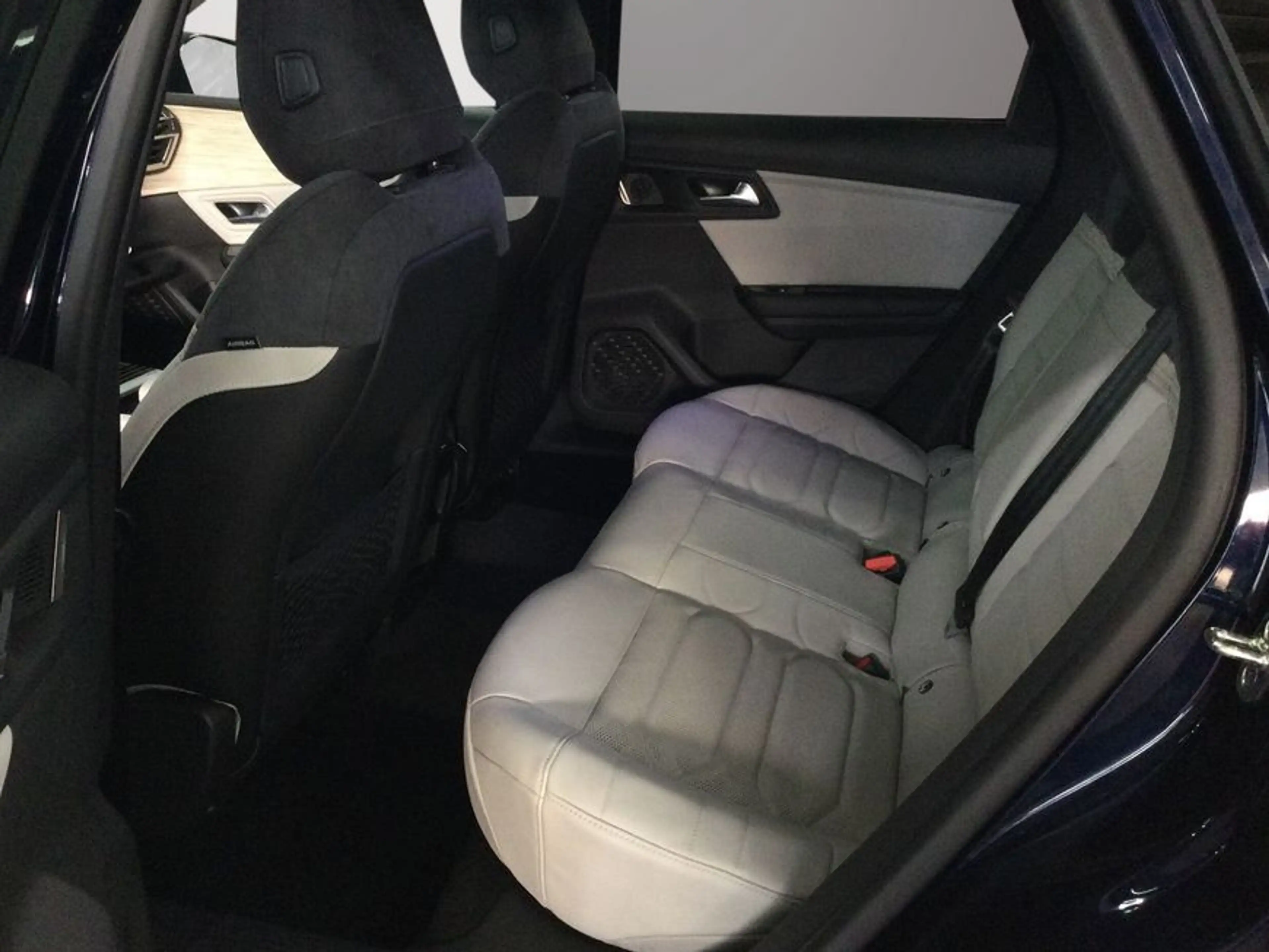 Citroen C5 X Hybrid 225 Start&Stopp e-EAT8 HYPNOS 132 kW, — photo 8