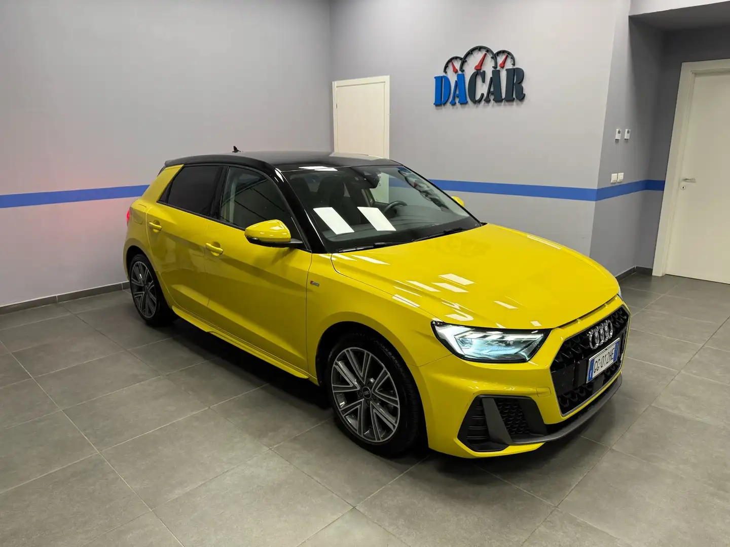 Audi A1 Audi A1 30 TFSI S Line Edition 110cv S-tronic LED Gelb - 1
