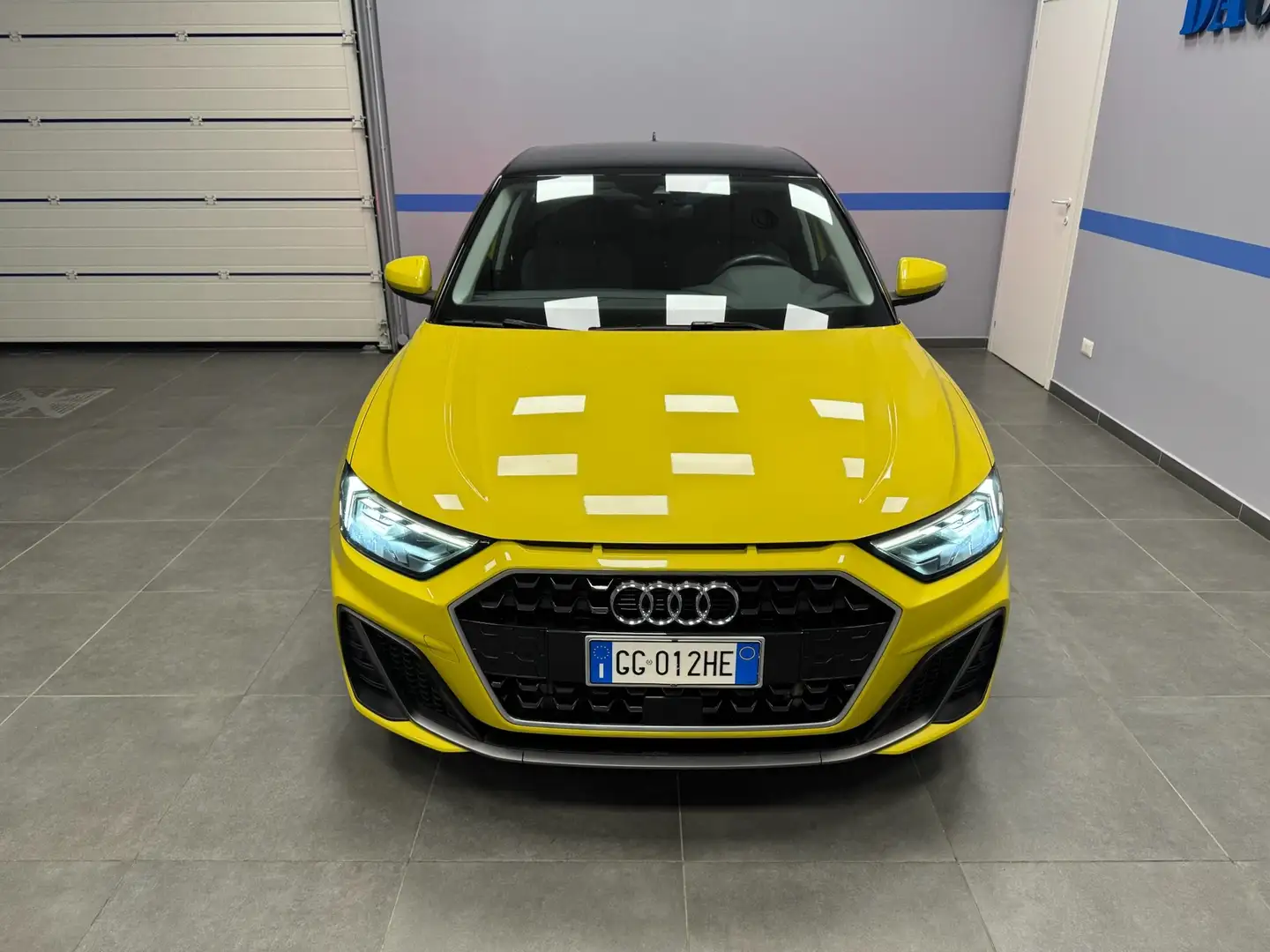 Audi A1 Audi A1 30 TFSI S Line Edition 110cv S-tronic LED Gelb - 2