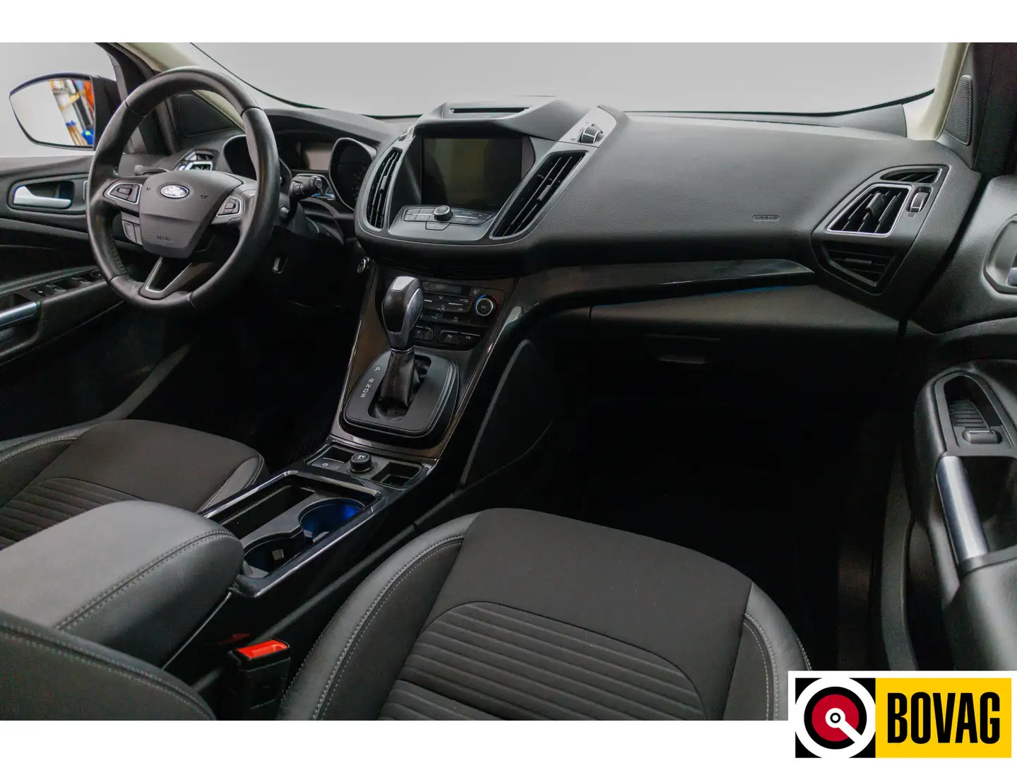 Ford Kuga 1.5 ST Line AWD 182 PK automaat | Bi-xenon | Stoel Zwart - 2