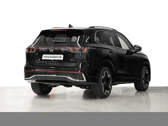Volkswagen Tiguan view 2