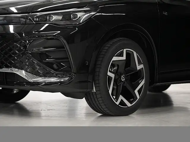 Volkswagen Tiguan view 5